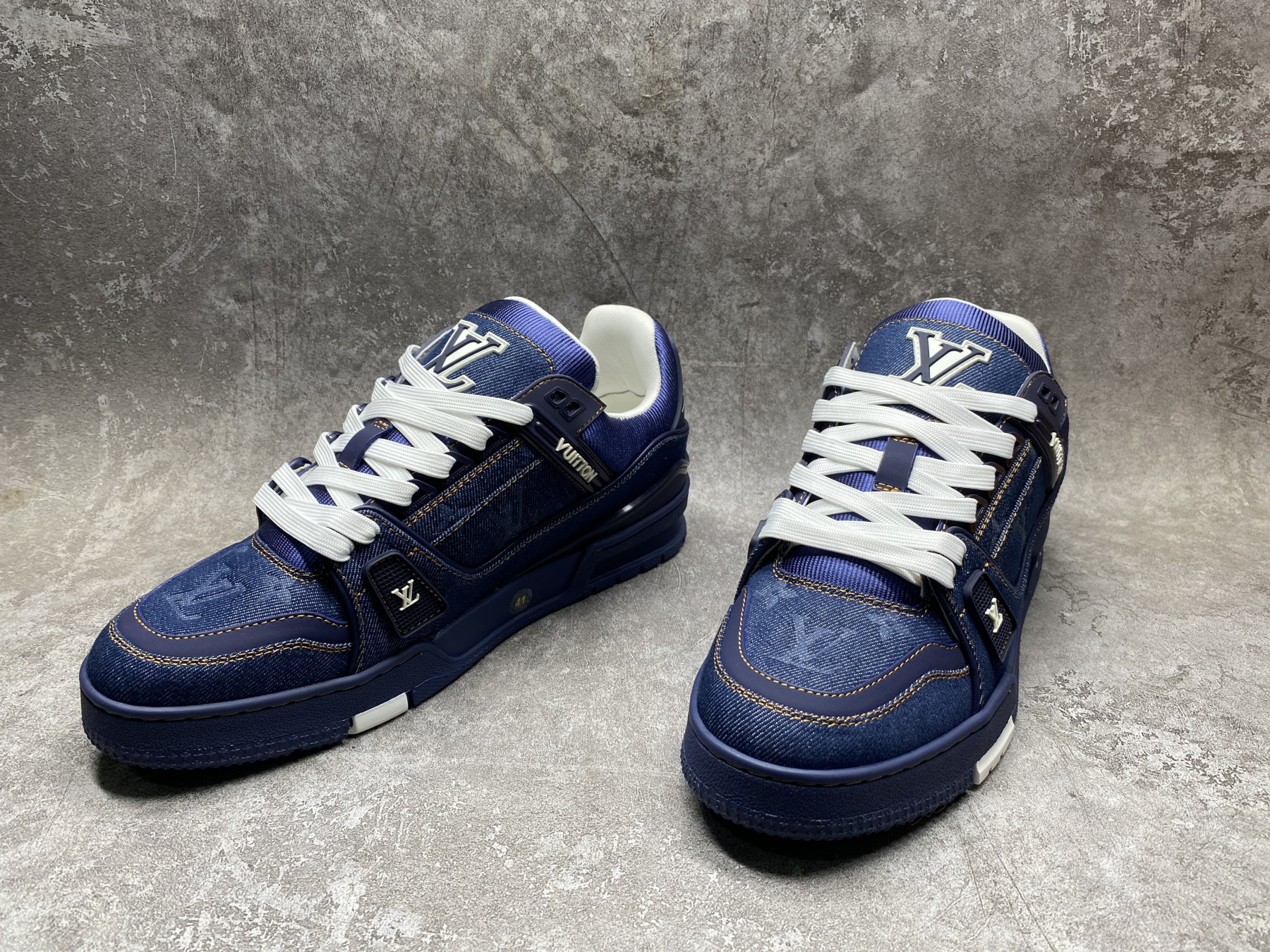 UA LV Trainer Sneaker