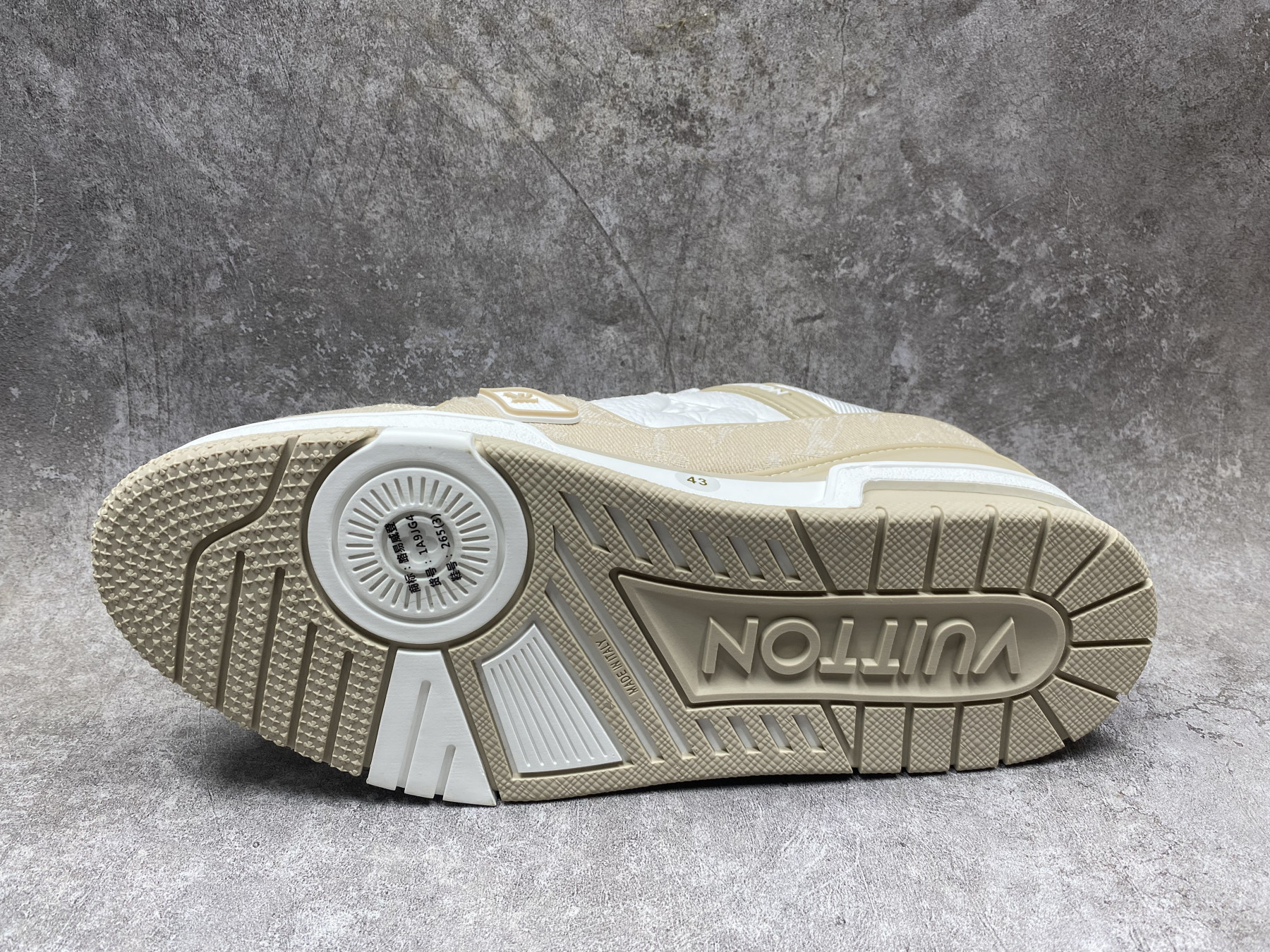 UA LV trainer Sneakers