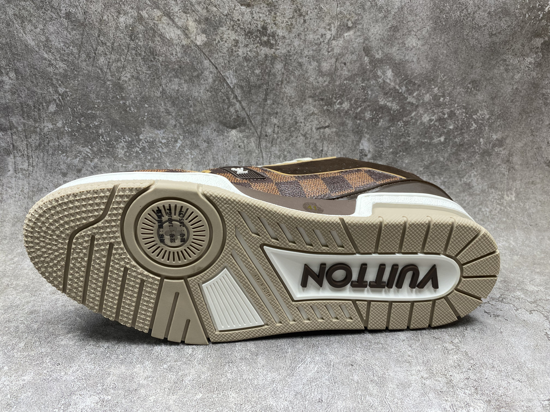 UA LV trainer Sneakers