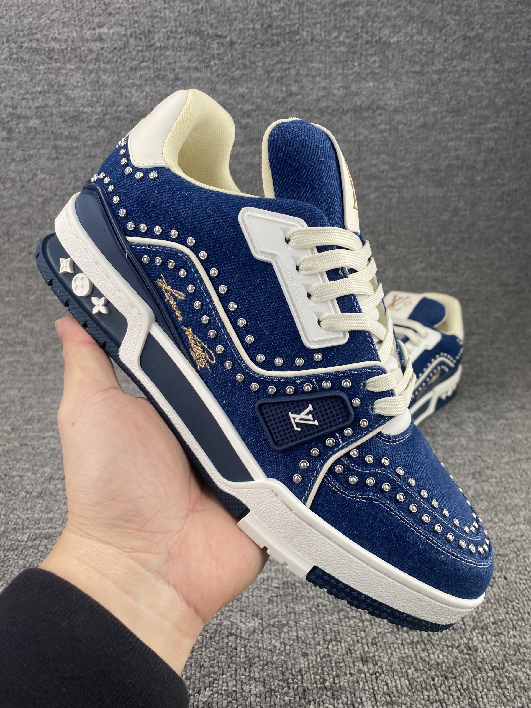 UA LV trainer Sneakers