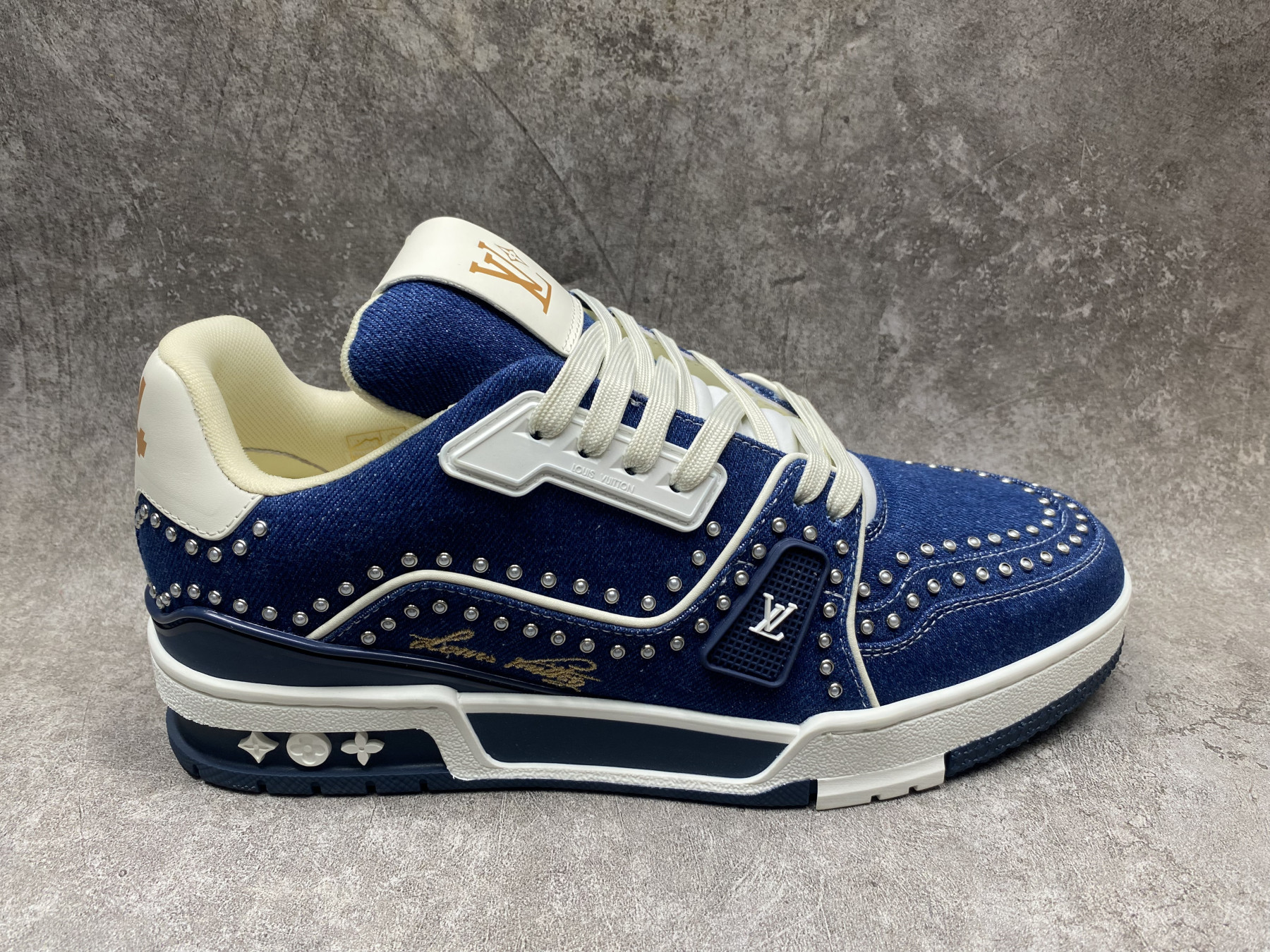 UA LV trainer Sneakers