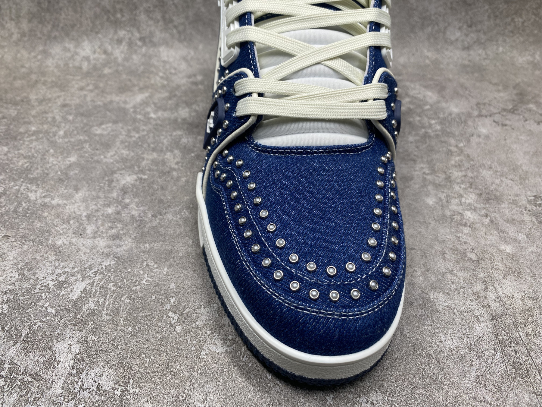 UA LV trainer Sneakers