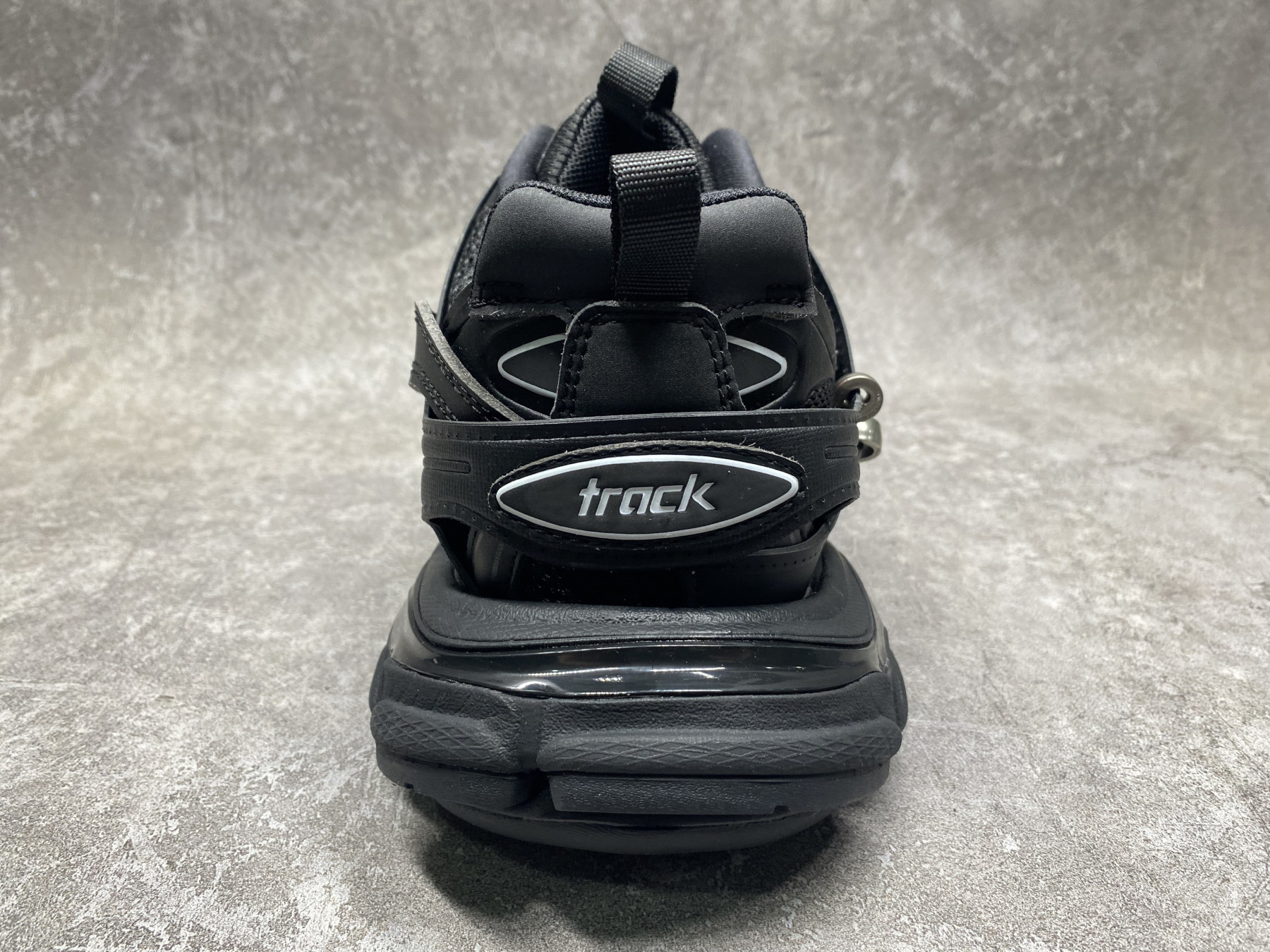 ua Ba1en*iaga track sneaker
