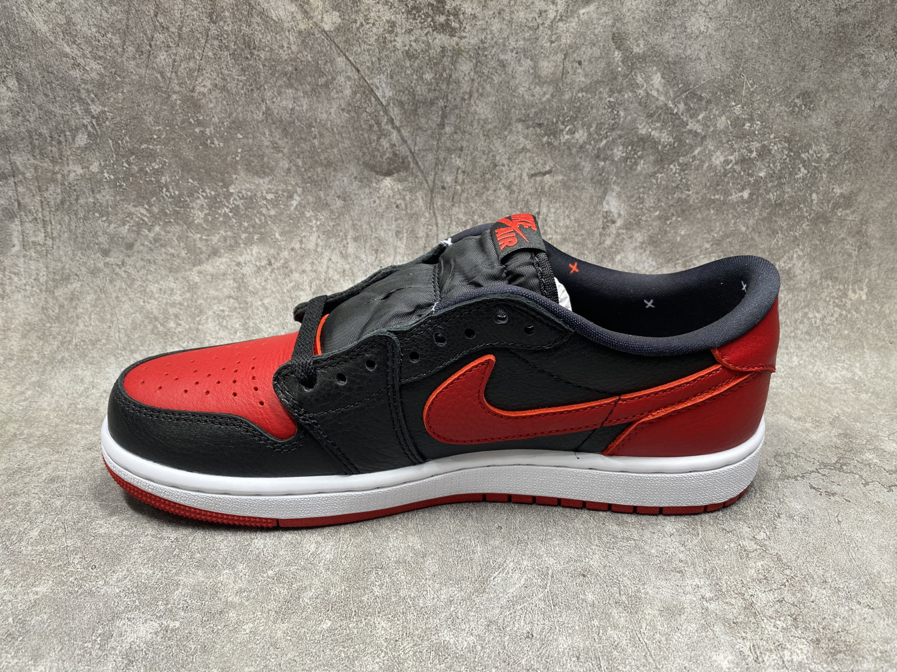 UA Air Jordan 1 Retro Low OG