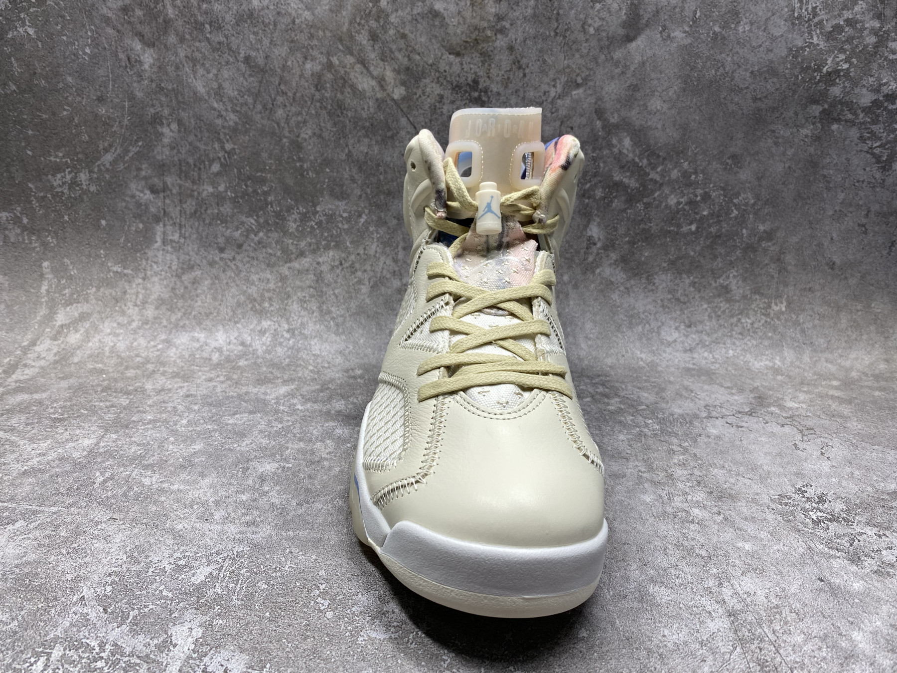 UA AIR JORDAN 6 Retro