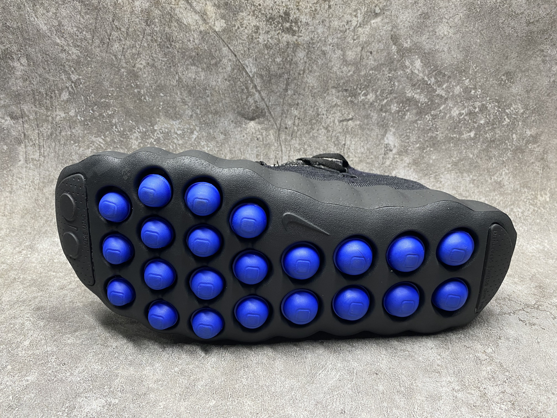 UA Nike Mind 002 Flyknit