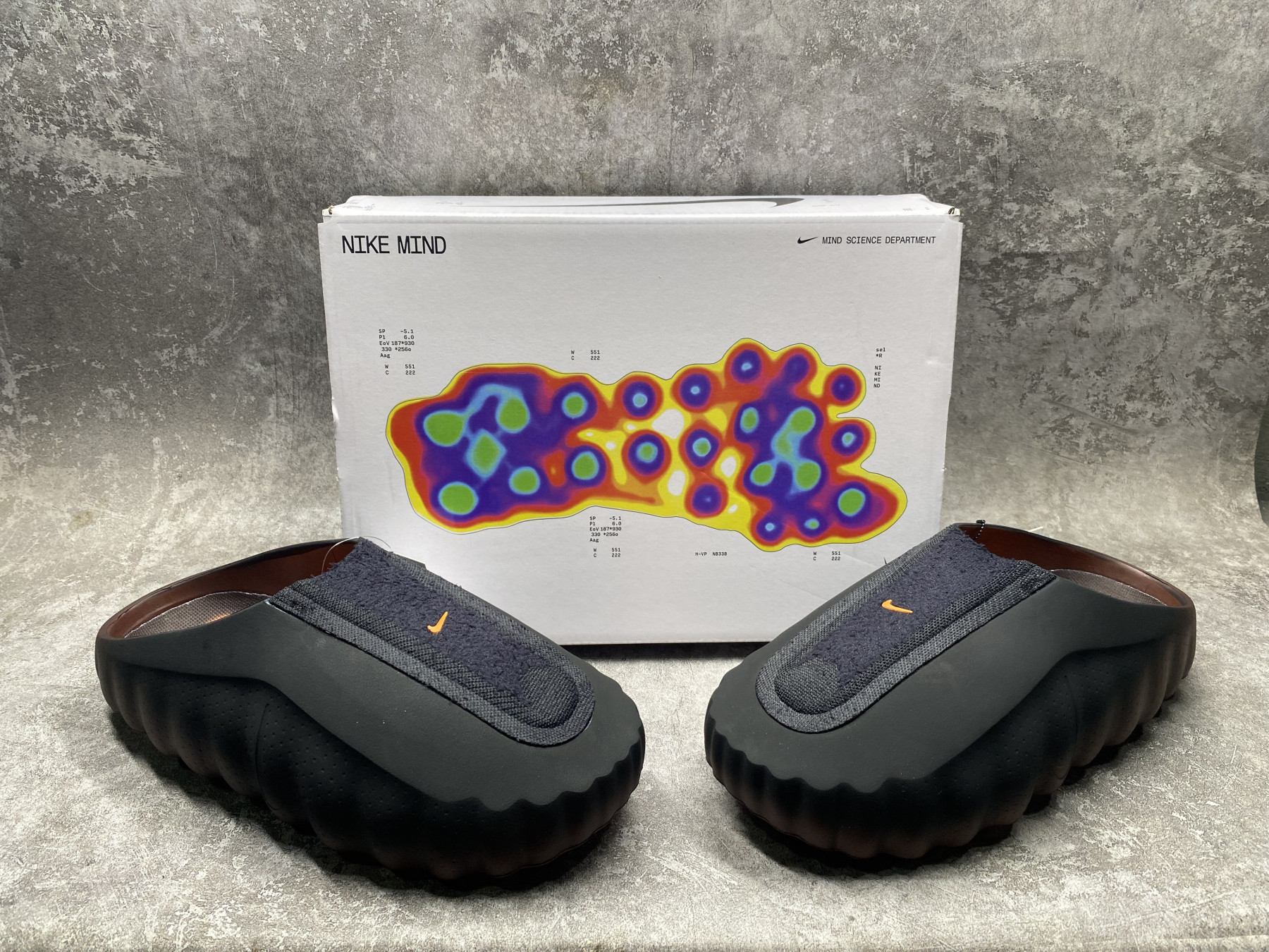 Nike Mind 001 Slide (Runs one size small)