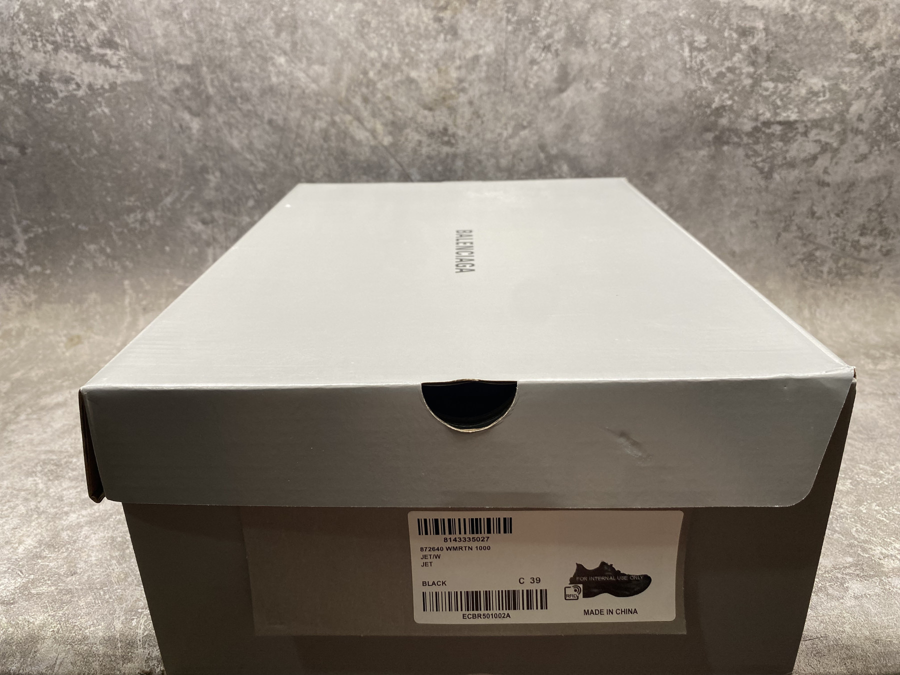 ua Ba1en*iaga jet sneakers(run one size large)