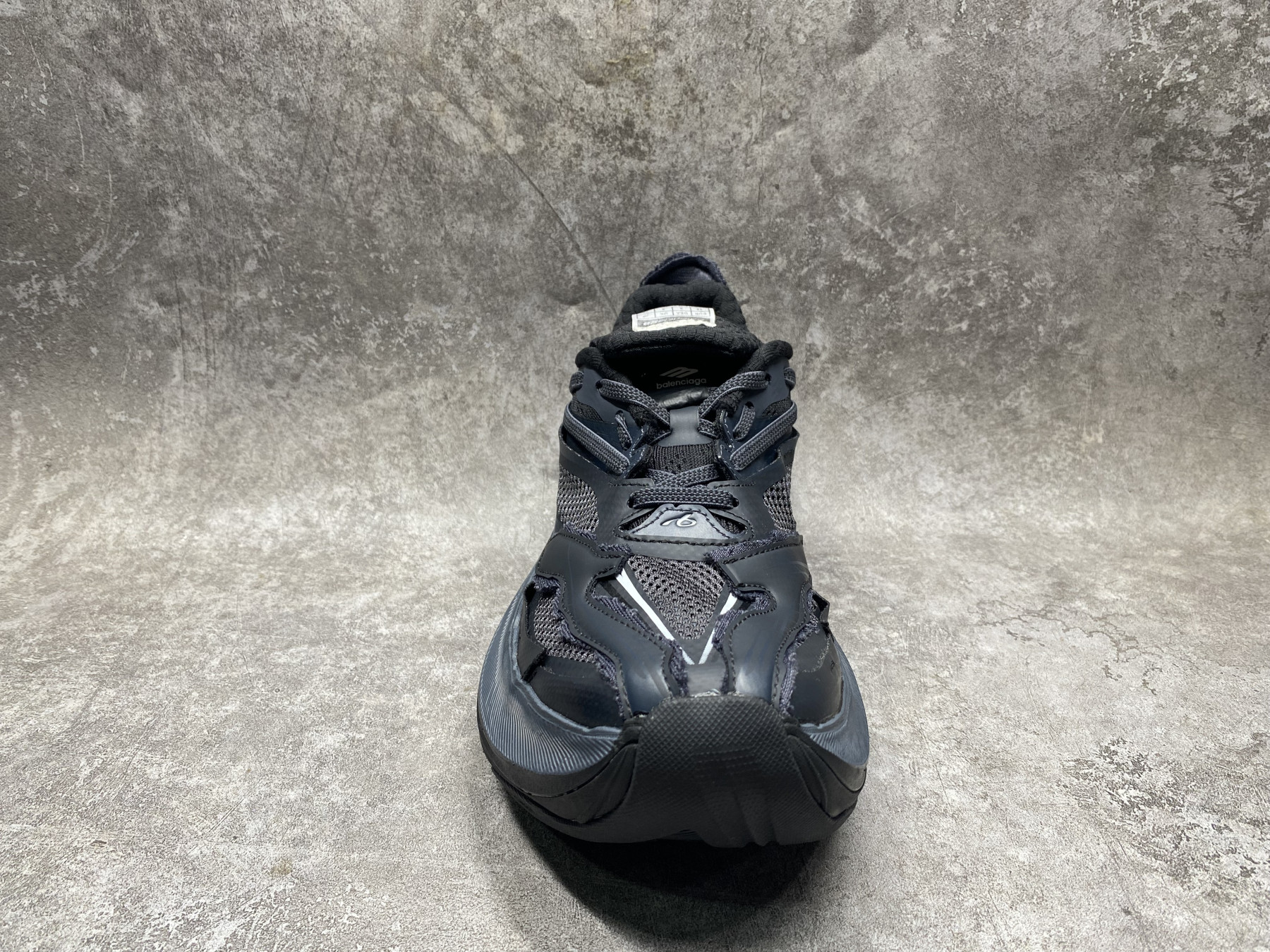 ua Ba1en*iaga jet sneakers(run one size large)