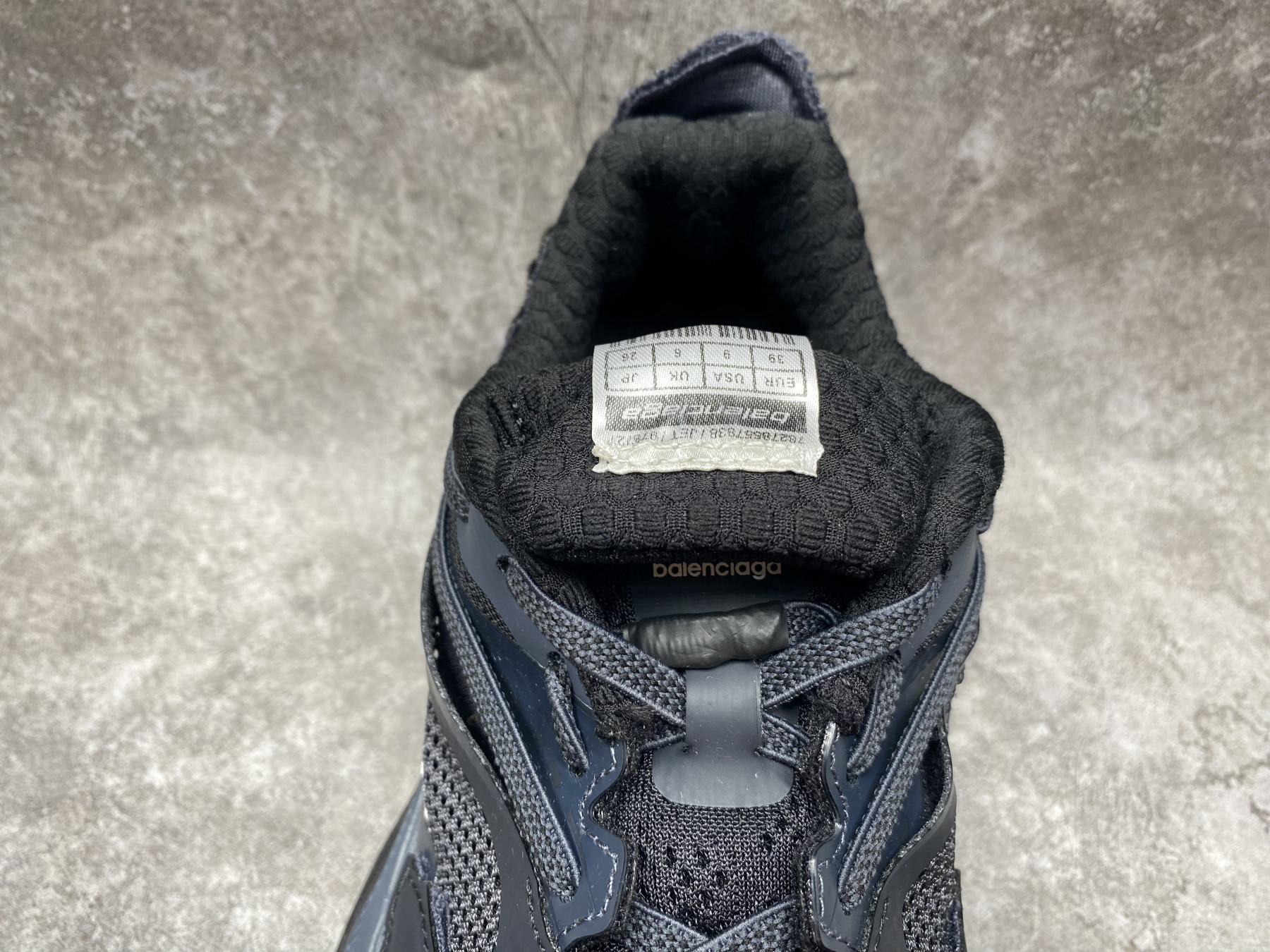 ua Ba1en*iaga jet sneakers(run one size large)