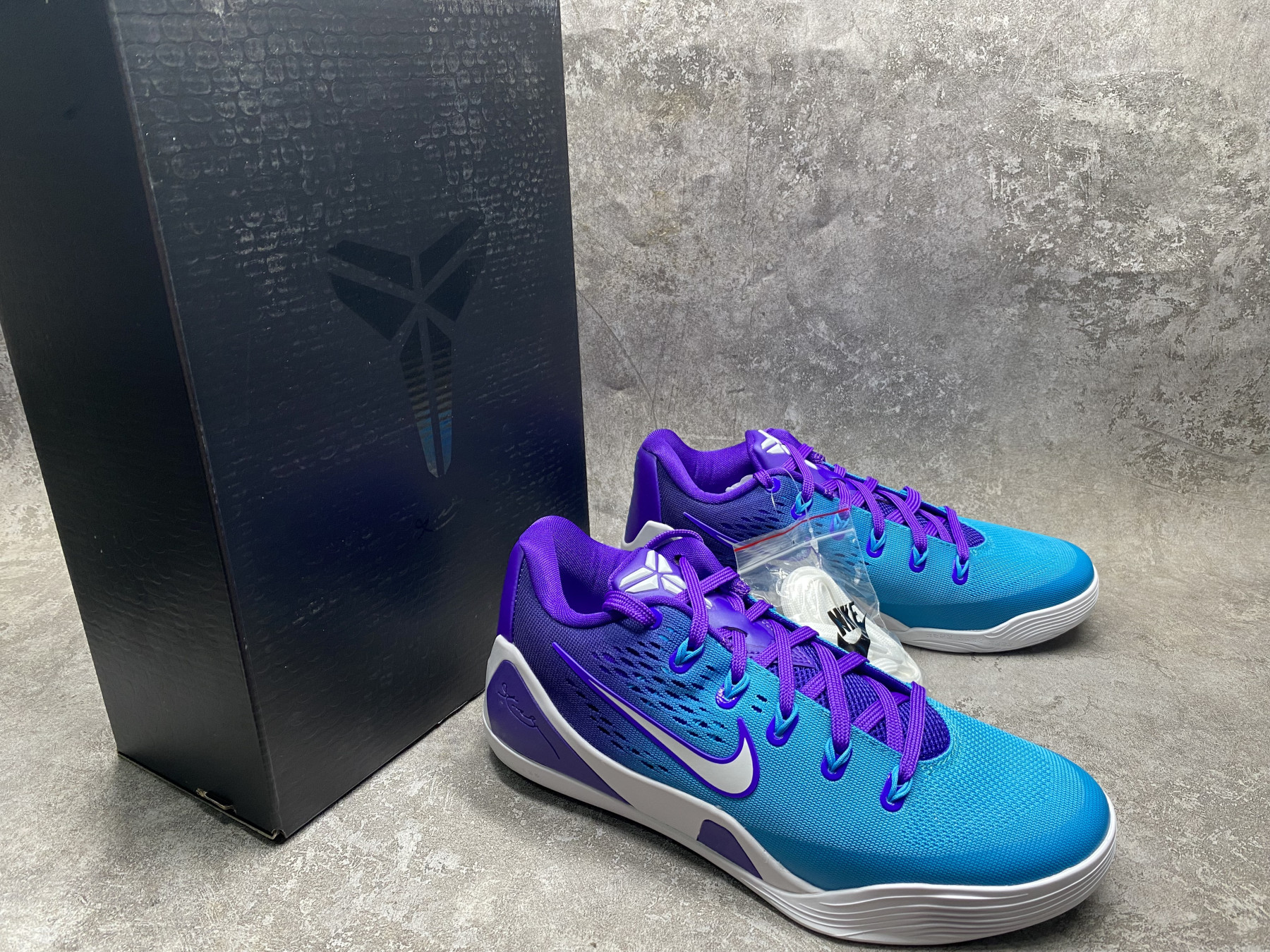 UA Nike Kobe 9 Elite Low EM Protro