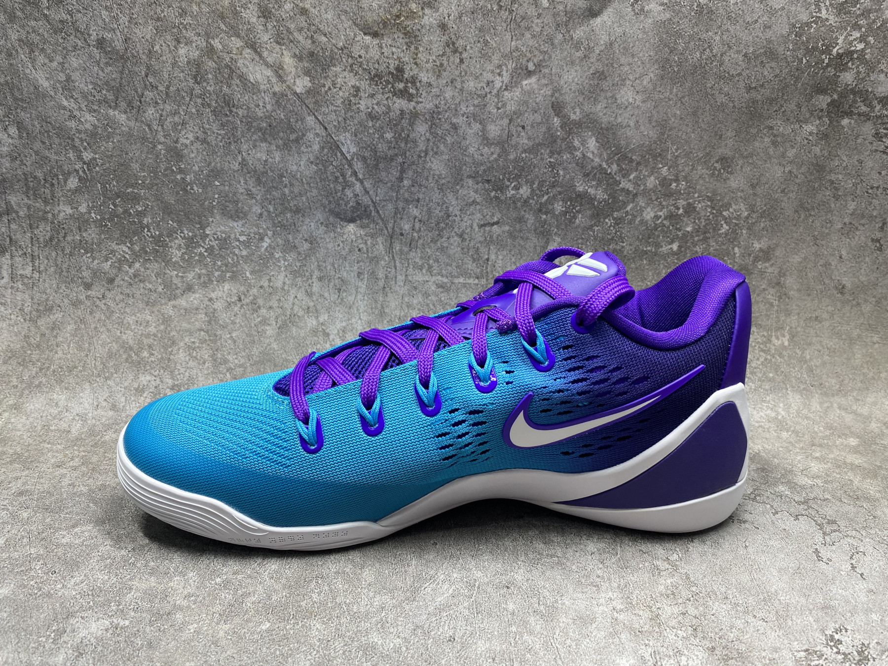 UA Nike Kobe 9 Elite Low EM Protro