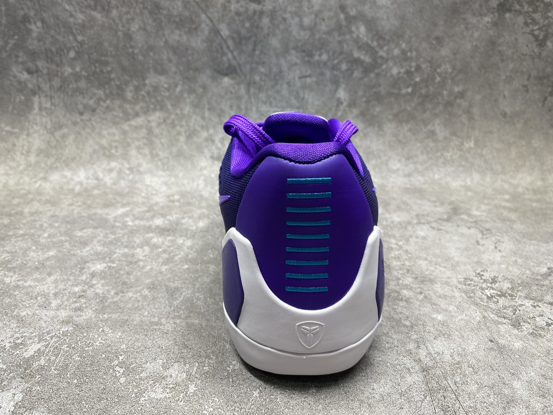 UA Nike Kobe 9 Elite Low EM Protro