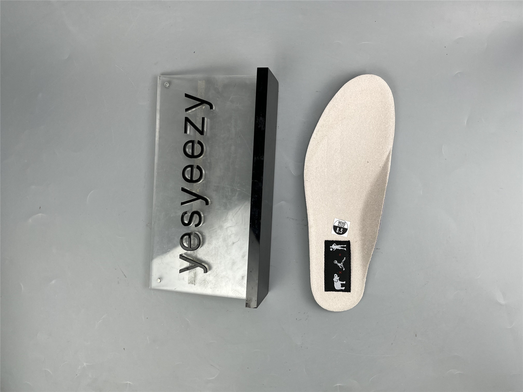 UA AIR JORDAN 3 RETRO 