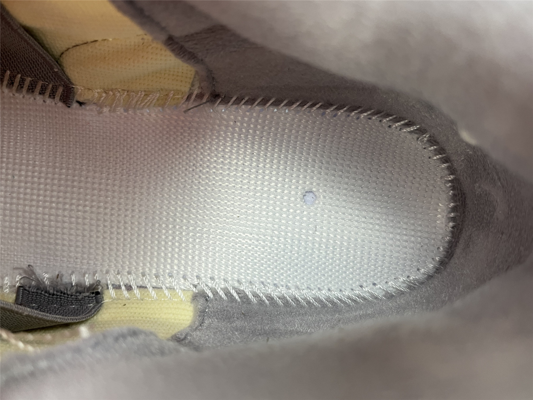 UA AIR JORDAN 3 RETRO SE 