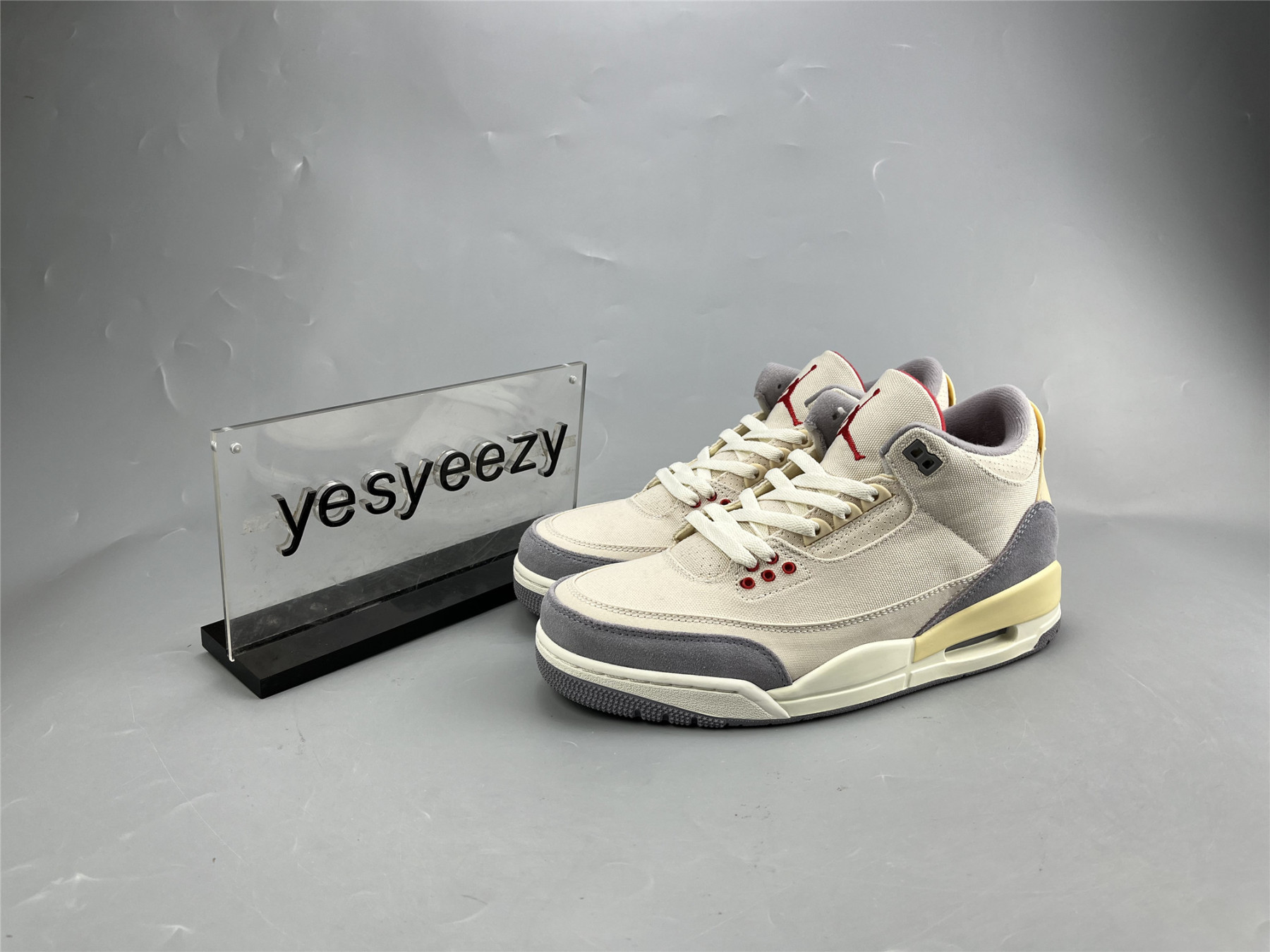 UA AIR JORDAN 3 RETRO SE 