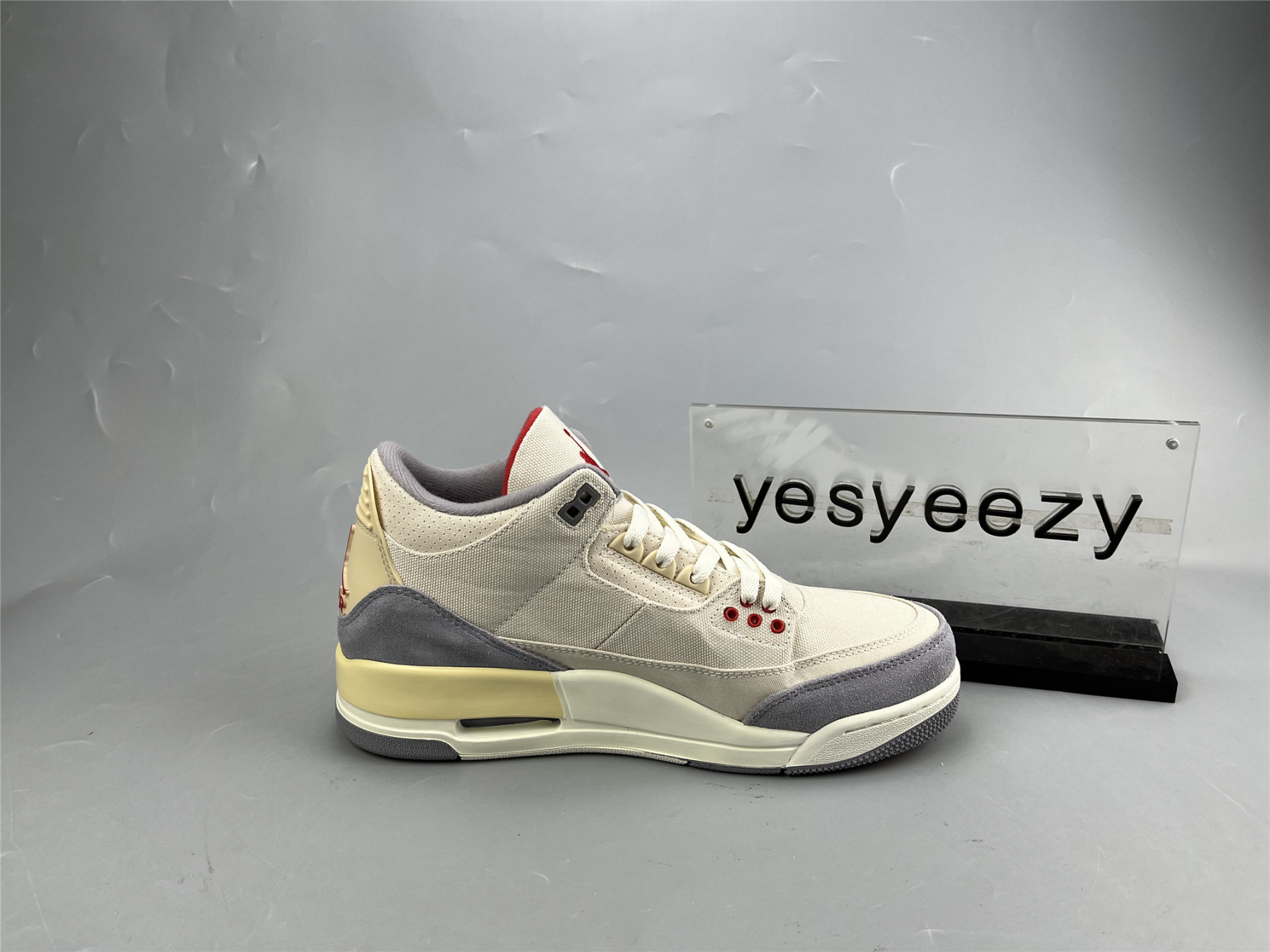 UA AIR JORDAN 3 RETRO SE 