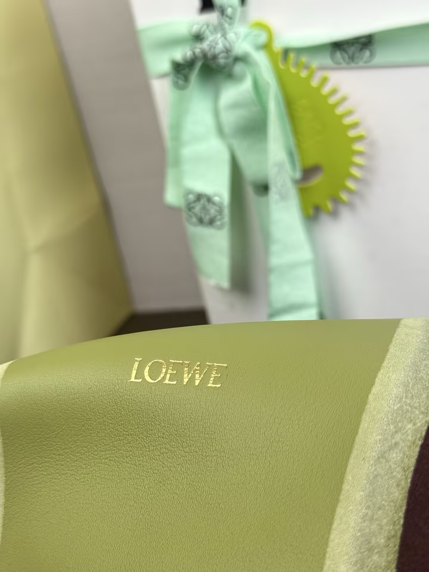 L0ew* medium flamenco clutch 24.5x30x10.5cm