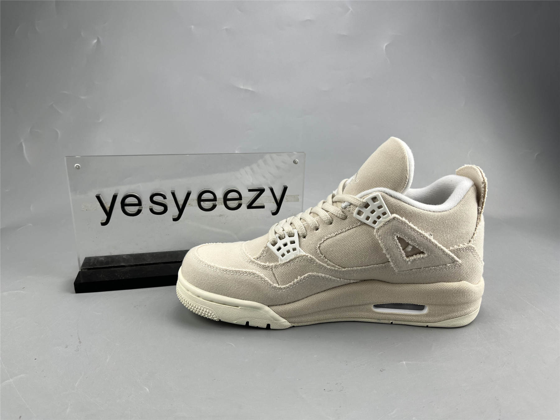 UA WMNS AIR JORDAN 4 RETRO 