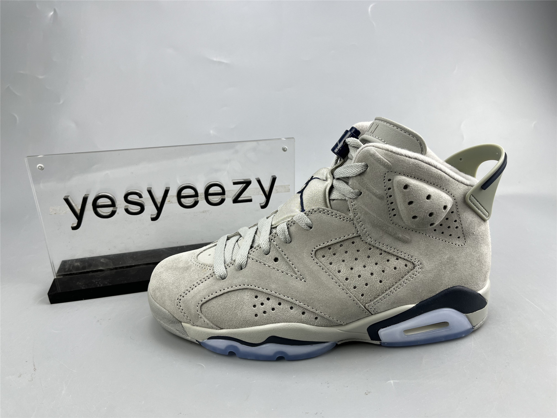 UA AIR JORDAN 6 RETRO 