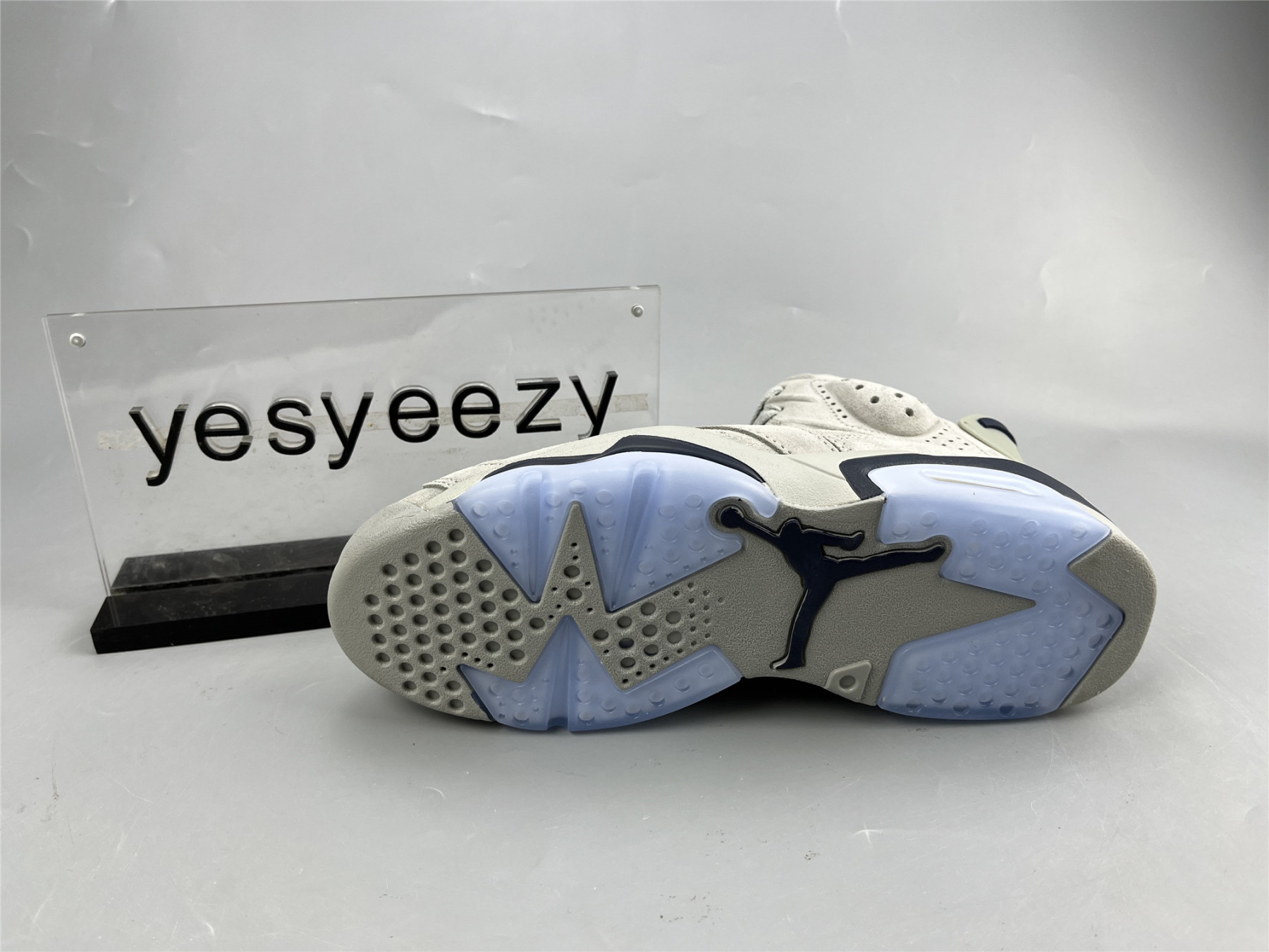 UA AIR JORDAN 6 RETRO 