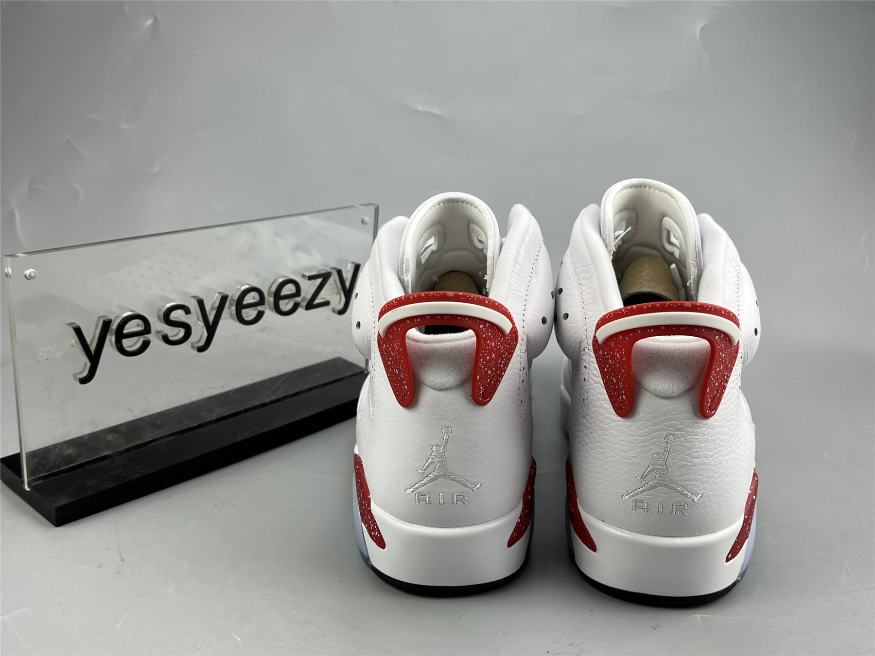 UA AIR JORDAN 6 RETRO 