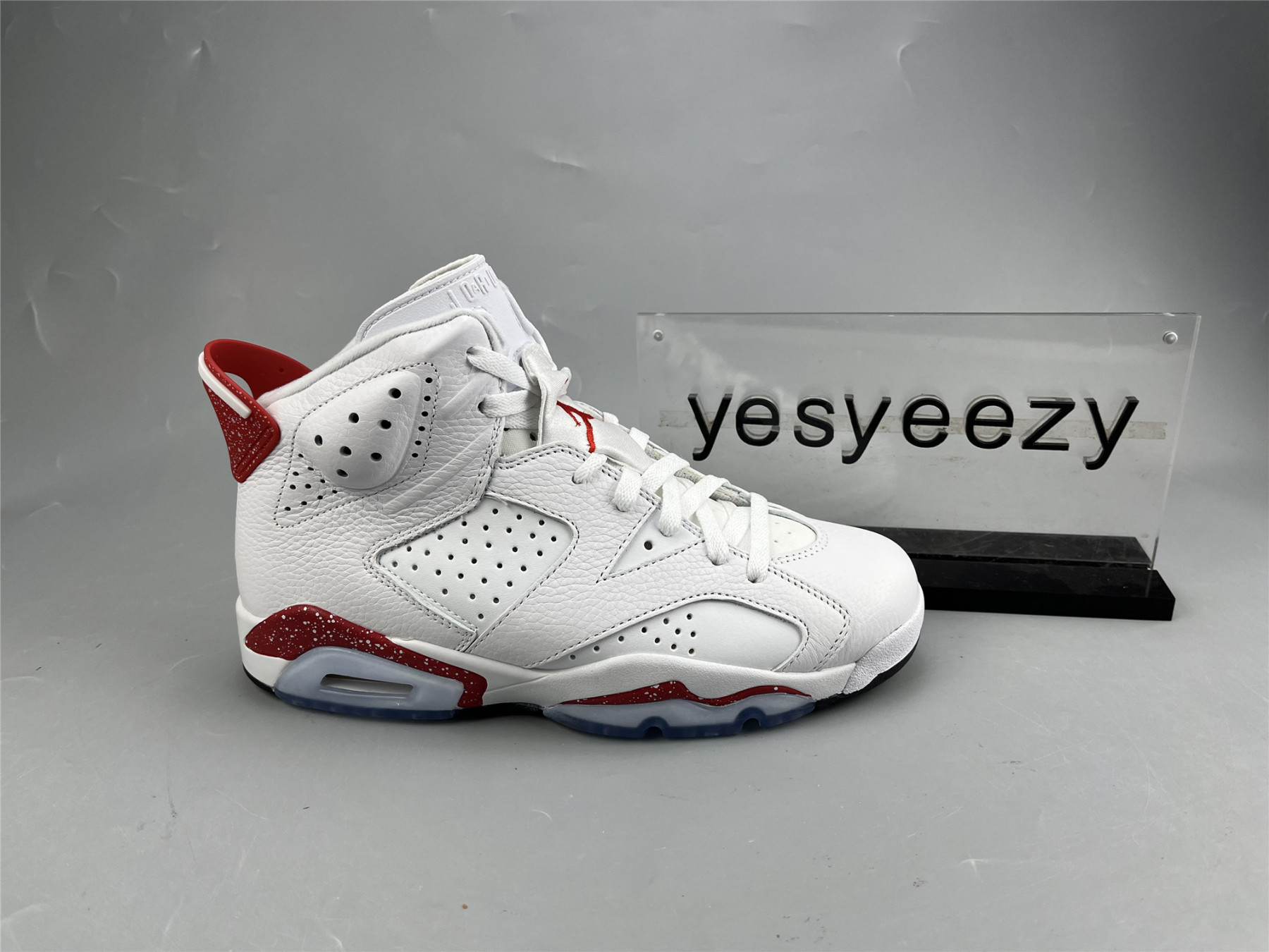 UA AIR JORDAN 6 RETRO 