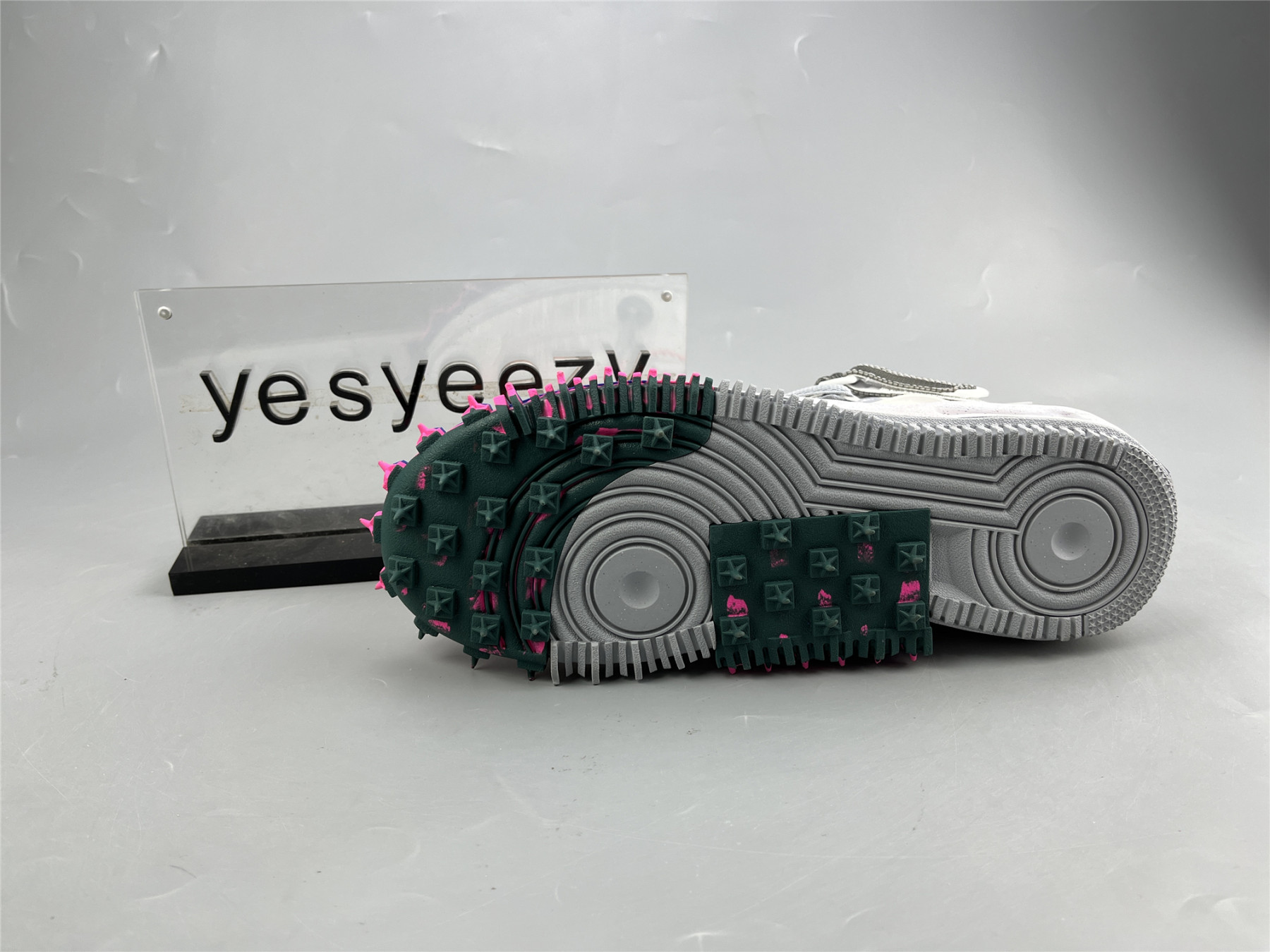 UA OFF-WHITE X NIKE AIR FORCE 1 MID â€œWHITEâ€