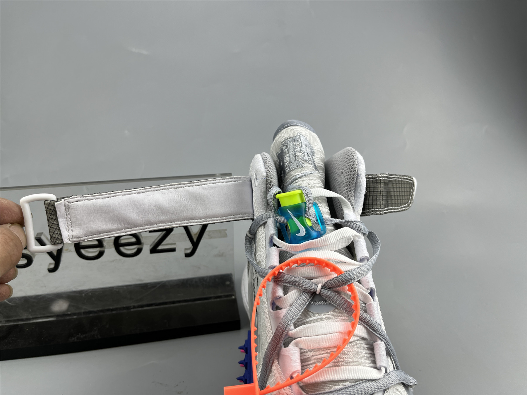 UA OFF-WHITE X NIKE AIR FORCE 1 MID â€œWHITEâ€