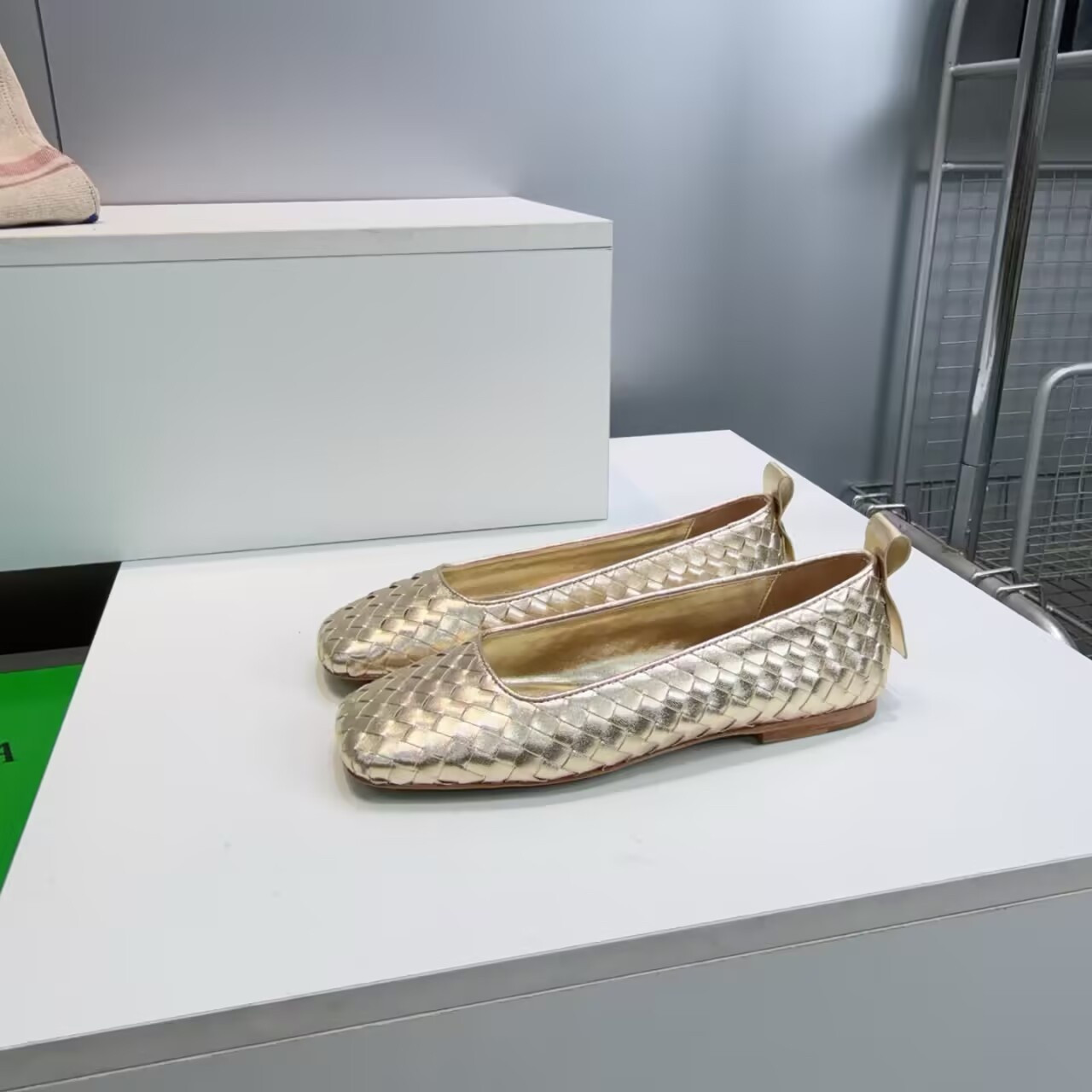 UA B0tt*ga Ven*ta Charlotte Ballerina