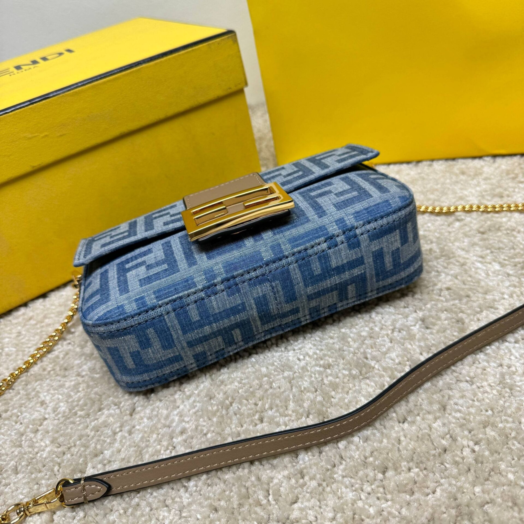 F**di Mini Baguette Denim 20x13x5cm