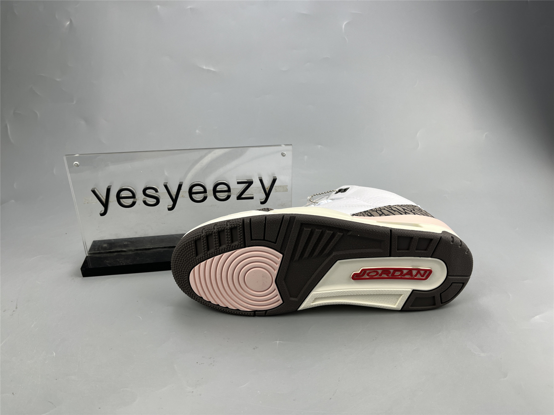 UA WMNS AIR JORDAN 3 RETRO 