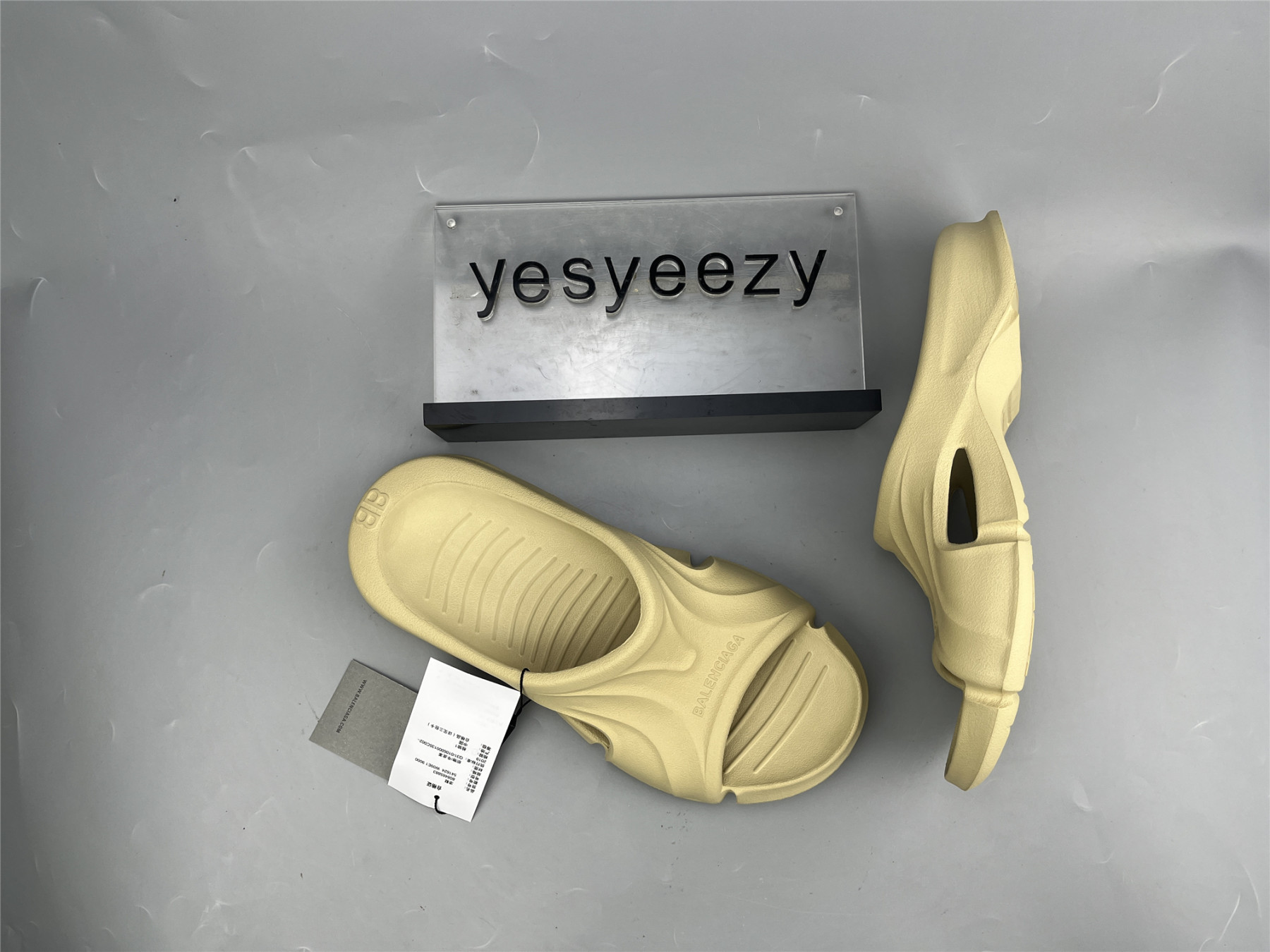 UA MOLD SLIDE YELLOW