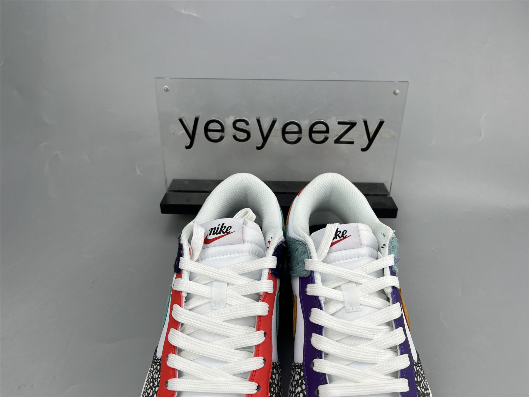 UA NIKE WMNS DUNK LOW SE 