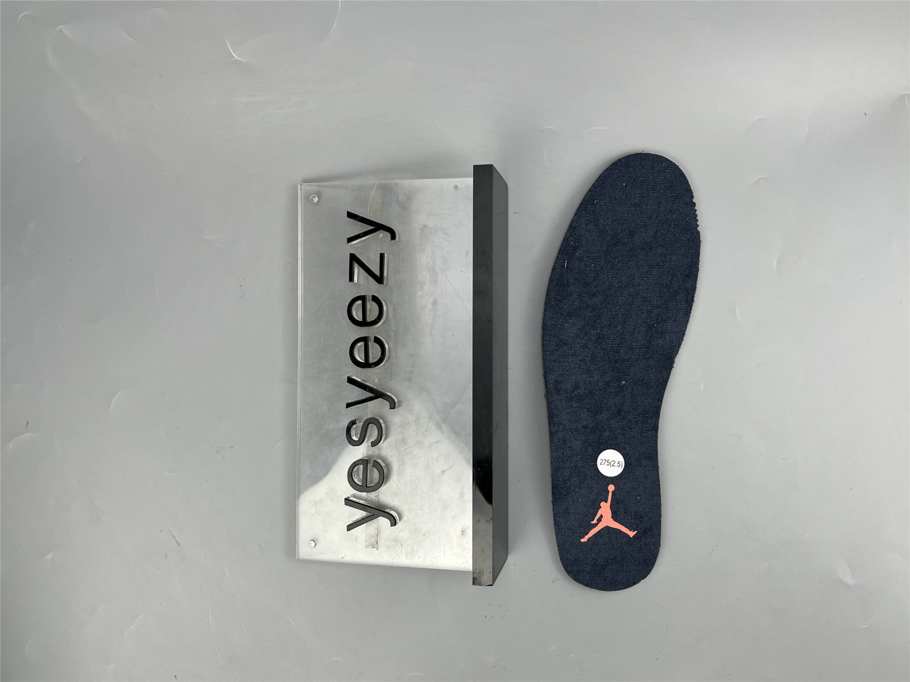 UA AIR JORDAN 6 RETRO 