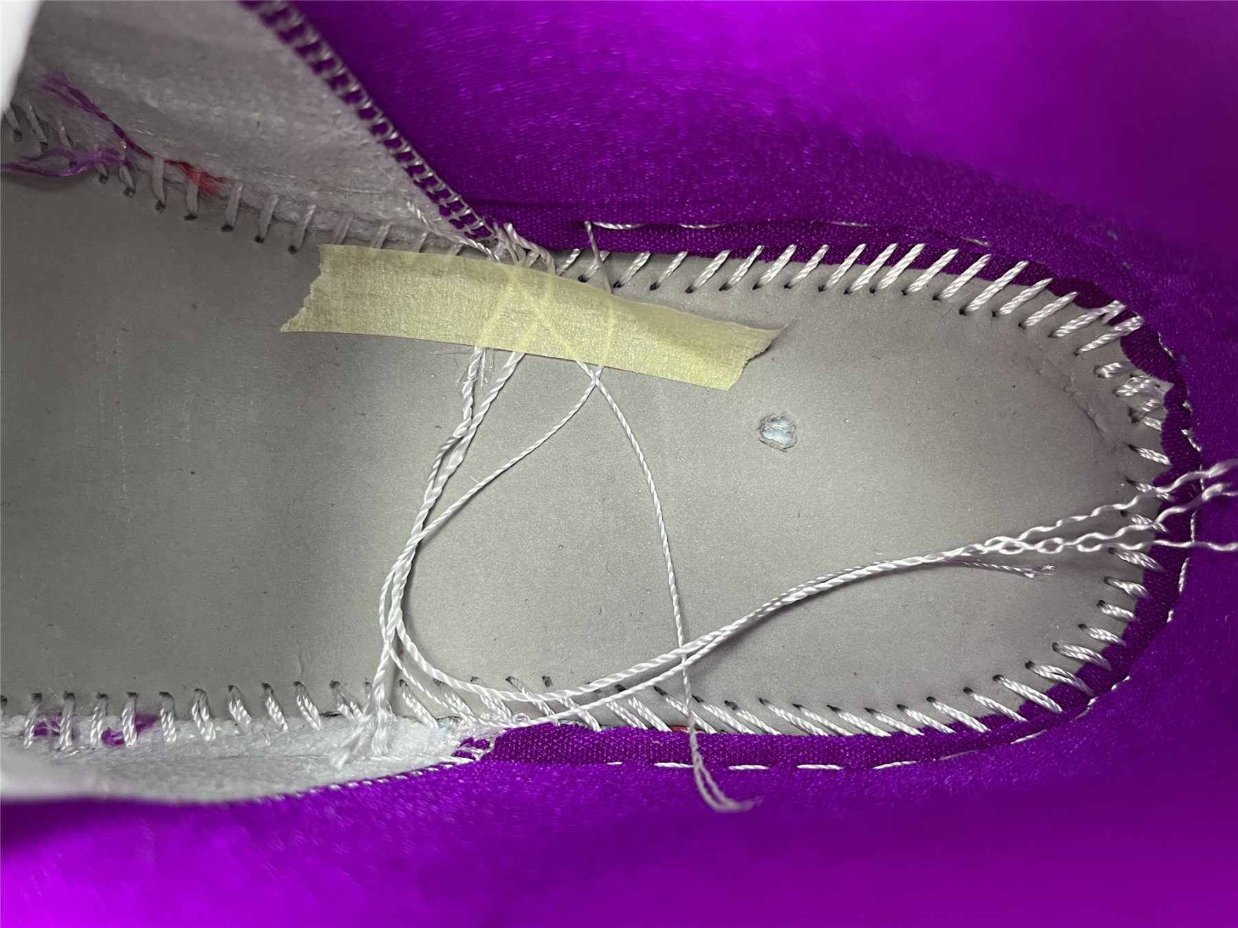 UA WMNS AIR JORDAN 1 MID 