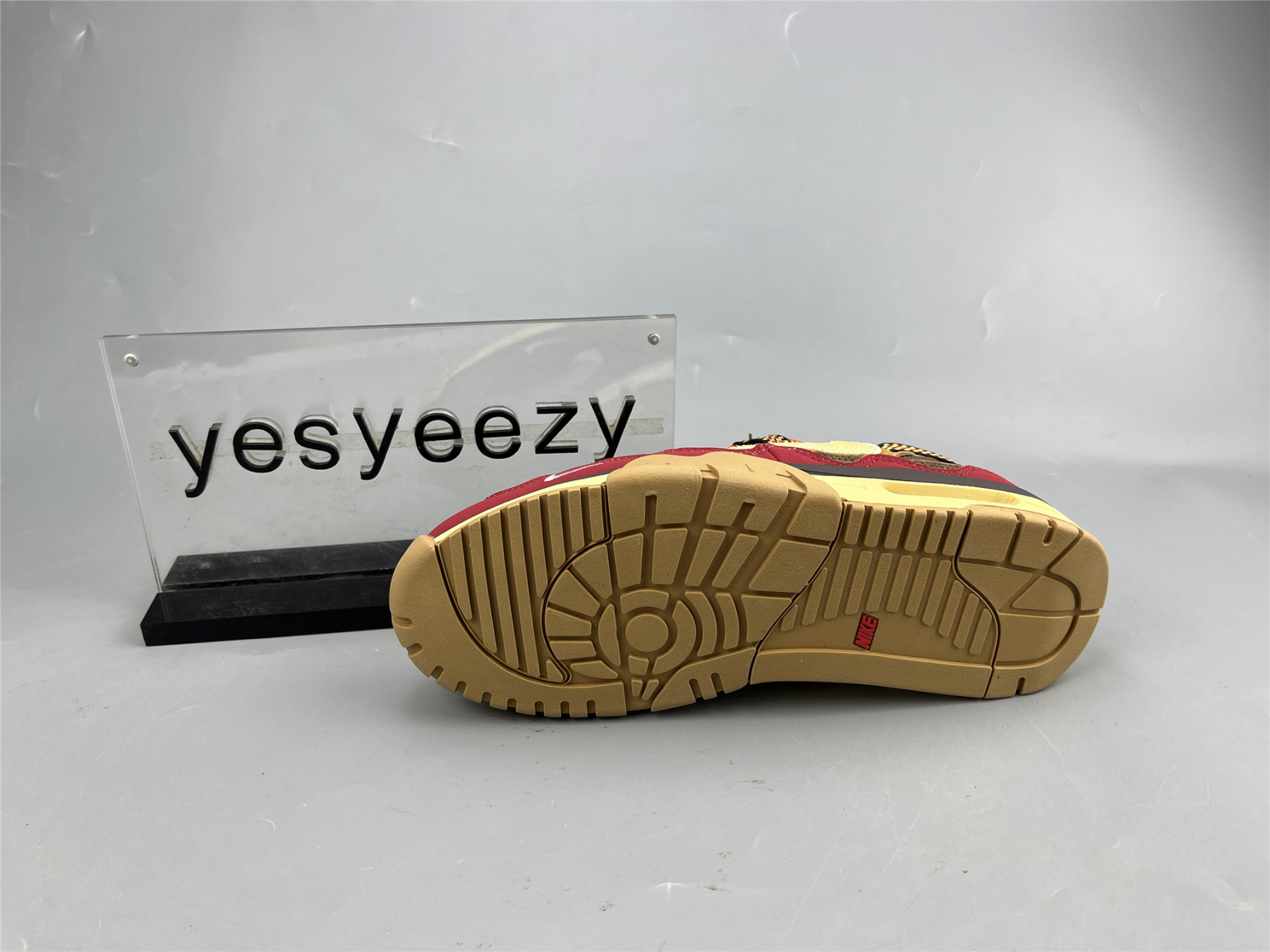 UA NIKE CLOT X AIR MAX 1 