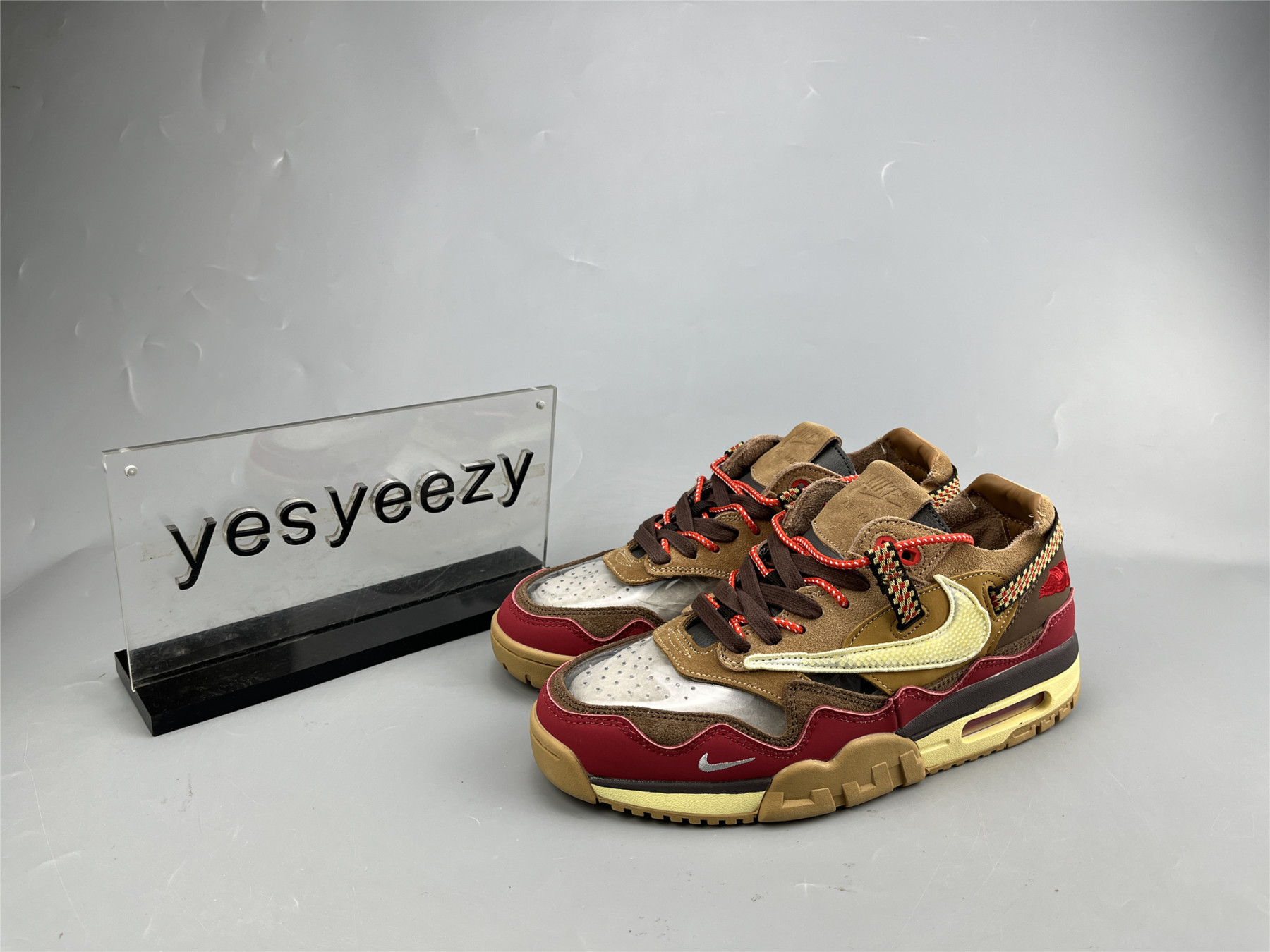 UA NIKE CLOT X AIR MAX 1 