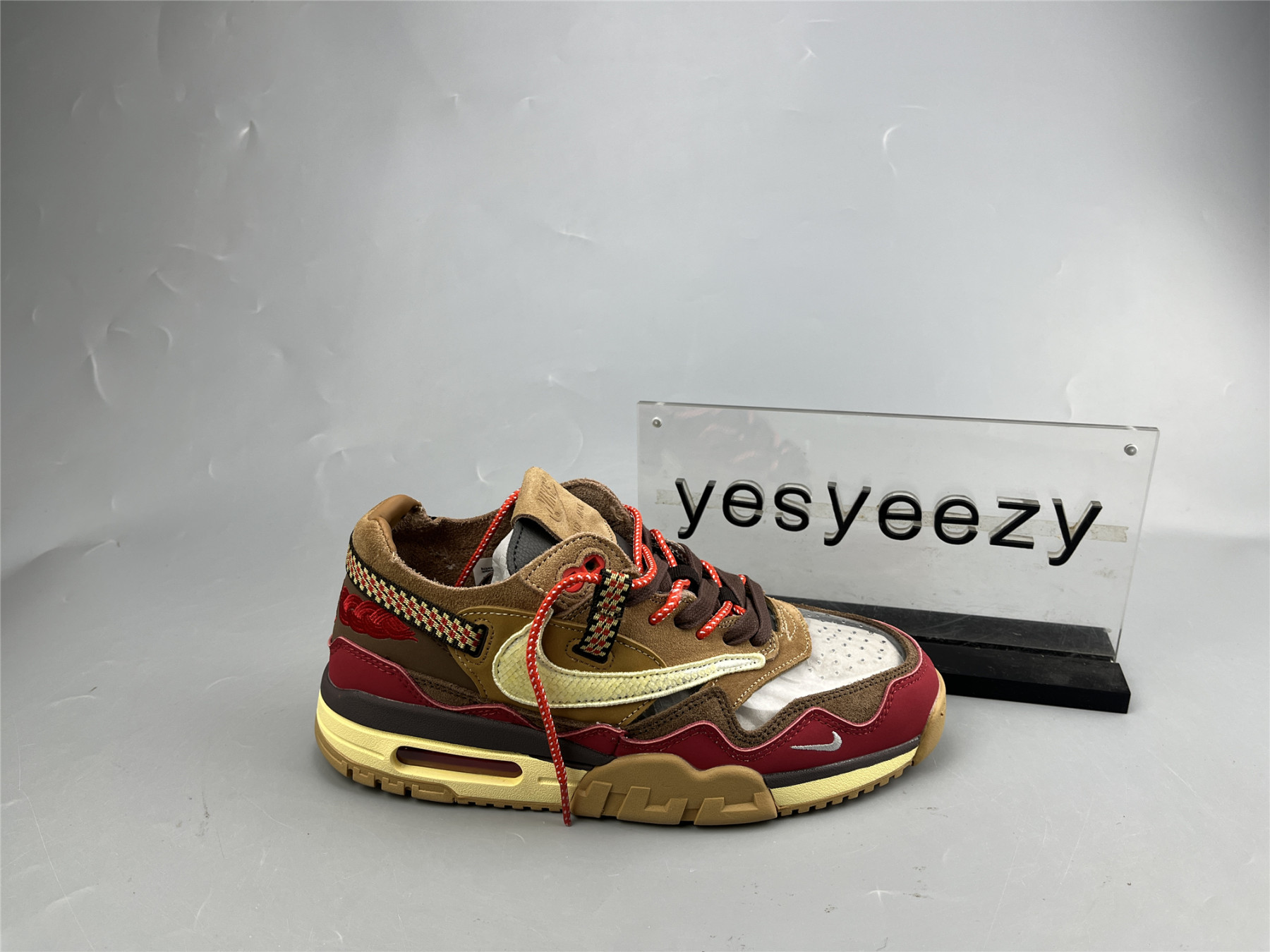 UA NIKE CLOT X AIR MAX 1 