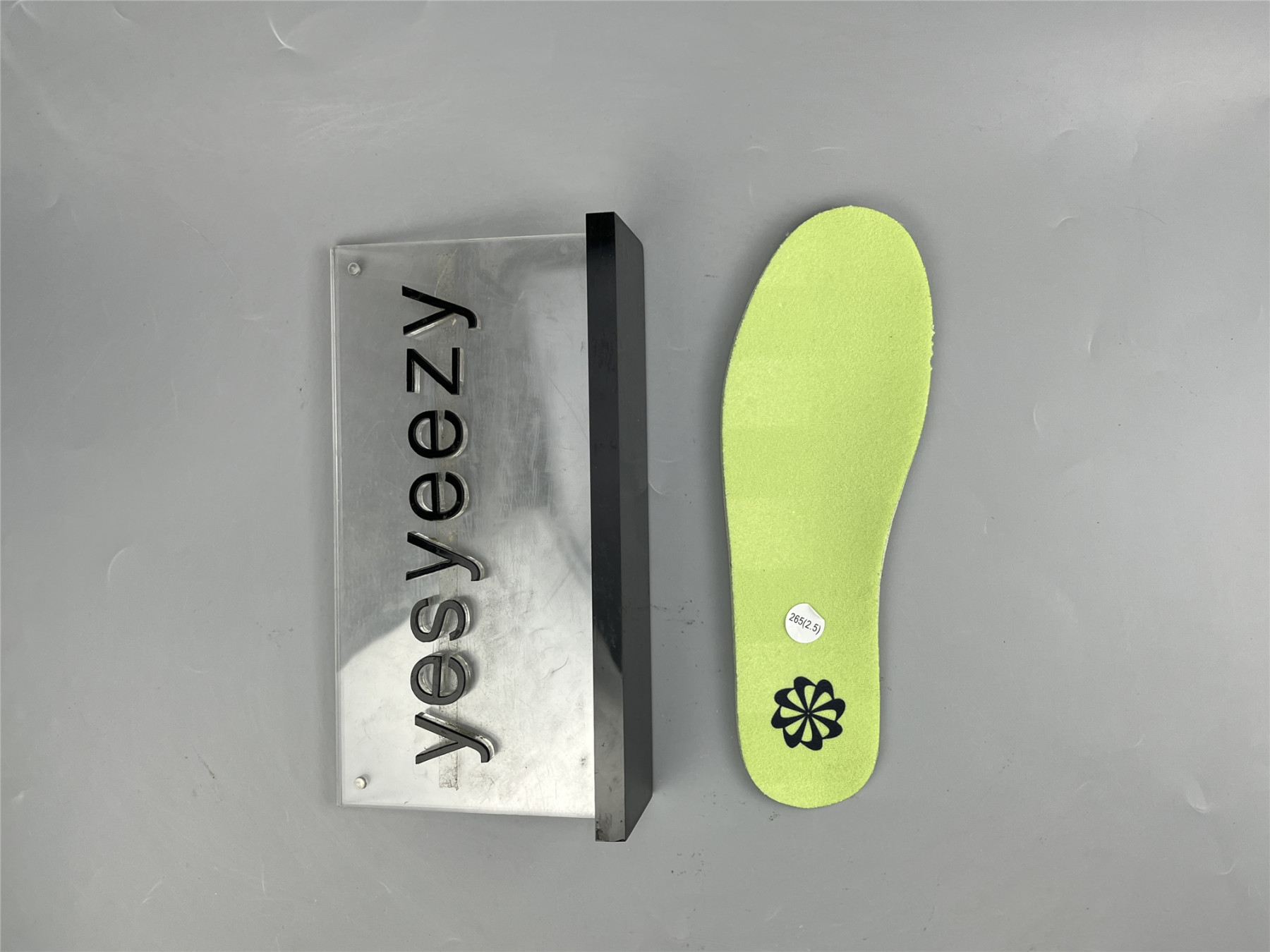 UA NIKE WMNS DUNK LOW RETRO 