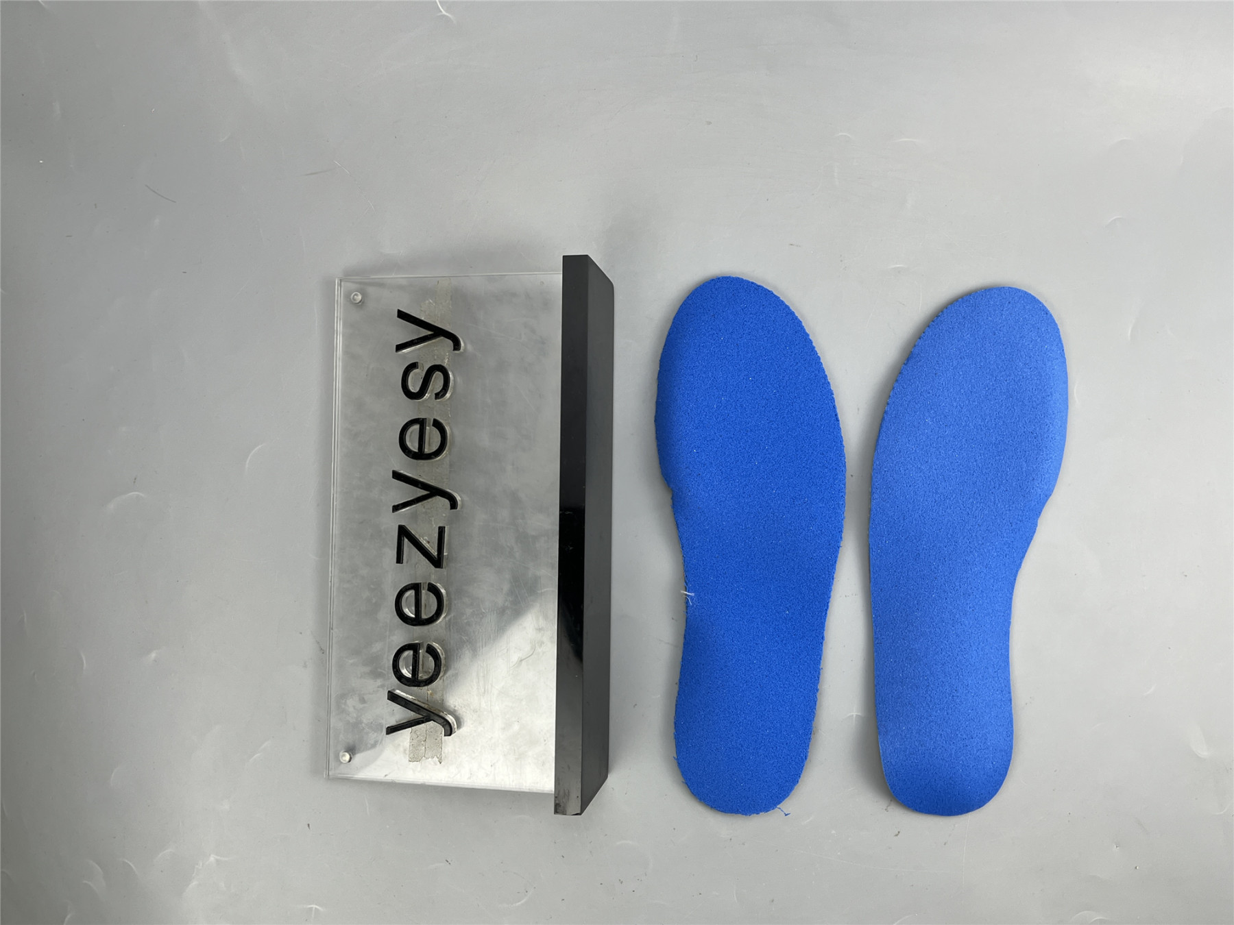 UA TITAN X WMNS AIR JORDAN 2 RETRO LOW