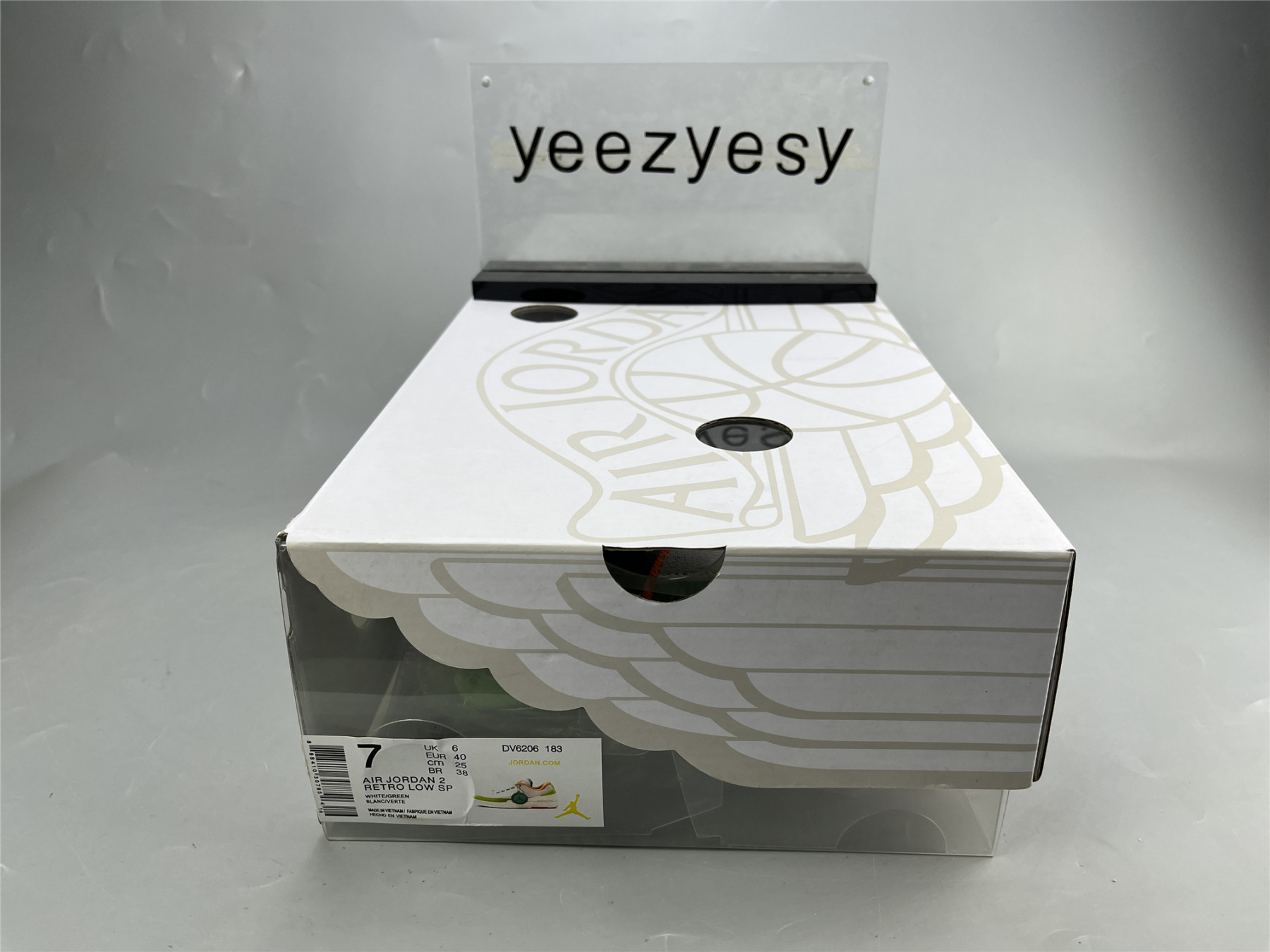 UA TITAN X WMNS AIR JORDAN 2 RETRO LOW