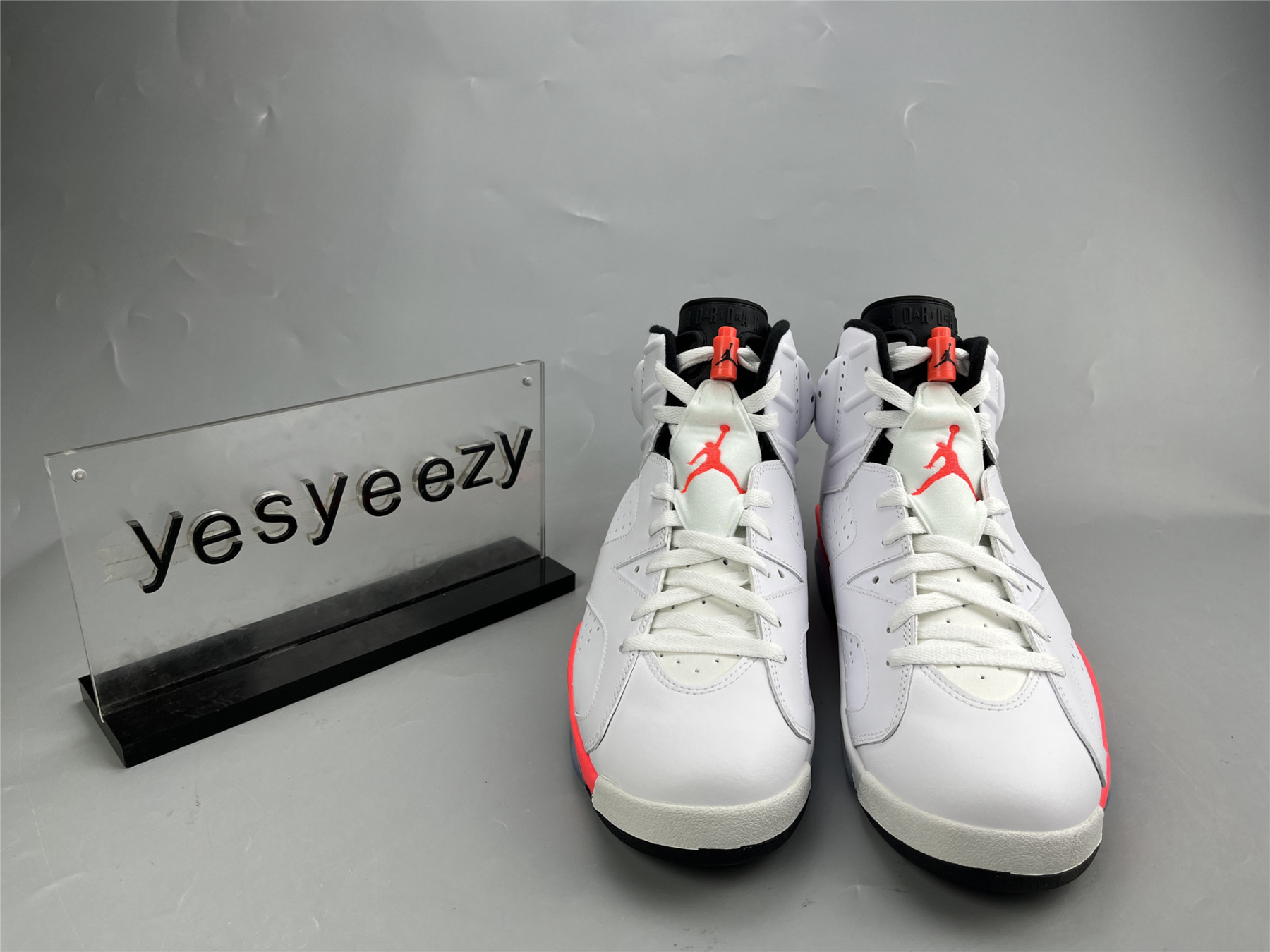 UA  AIR JORDAN 6 RETRO 