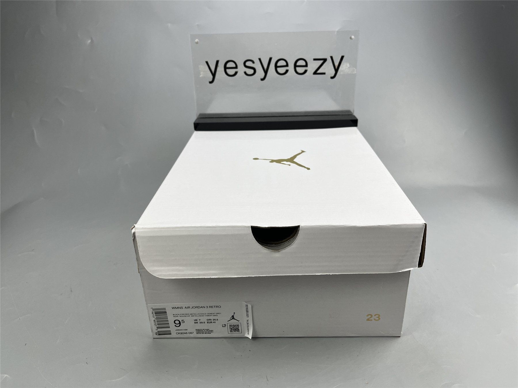 UA WMNS AIR JORDAN 3 RETRO 