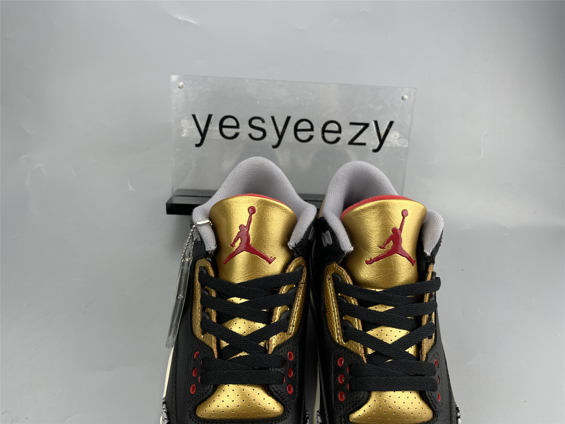 UA WMNS AIR JORDAN 3 RETRO 