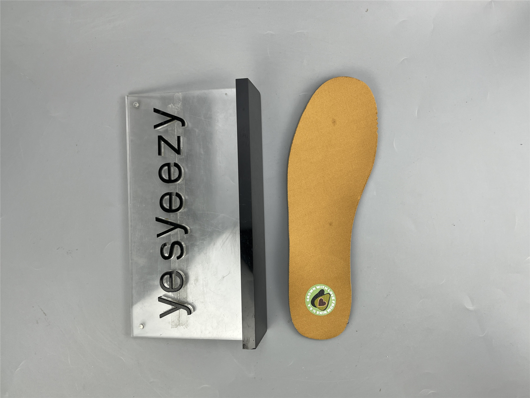 UA NIKE WMNS DUNK LOW LX 