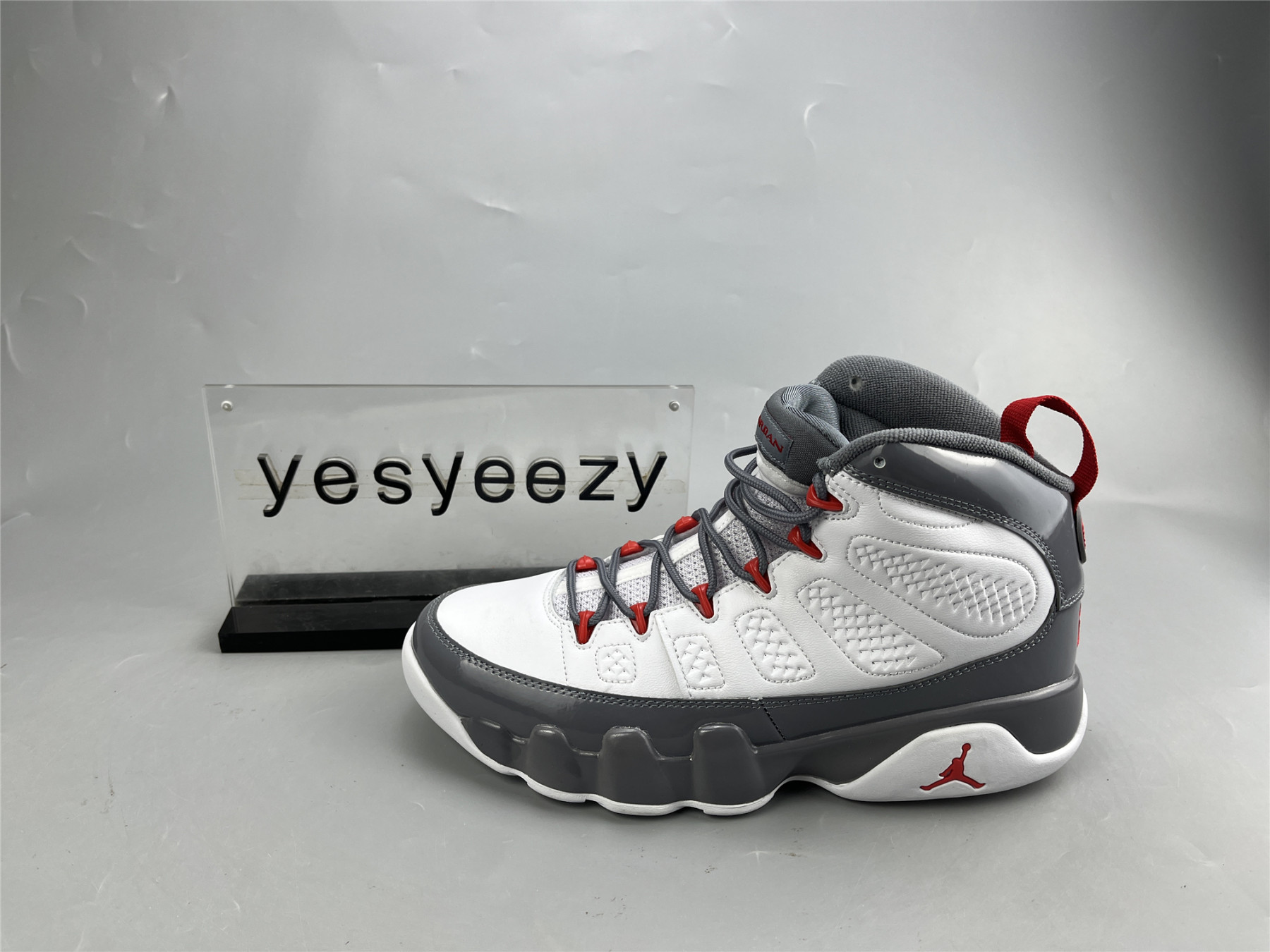 UA AIR JORDAN 9 RETRO 