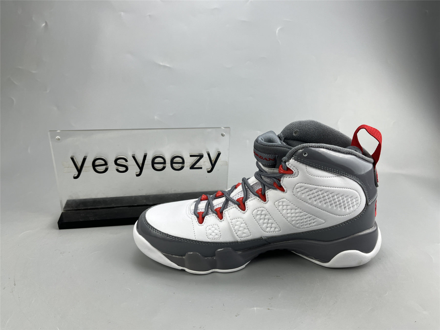 UA AIR JORDAN 9 RETRO 