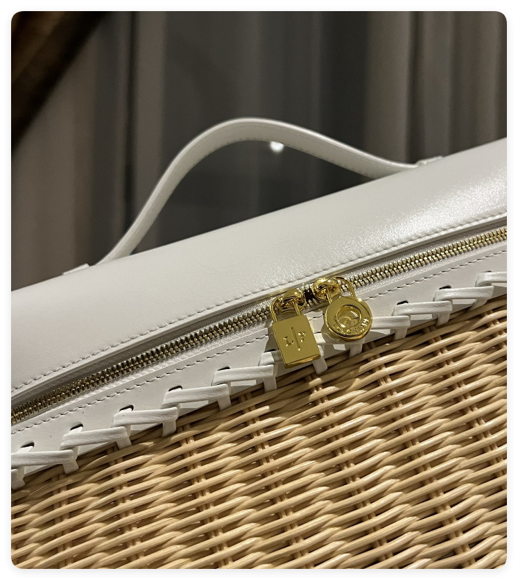 L0r0 P1ana Extra Pocket L27 Wicker Bag 27 x 10 x 16cm