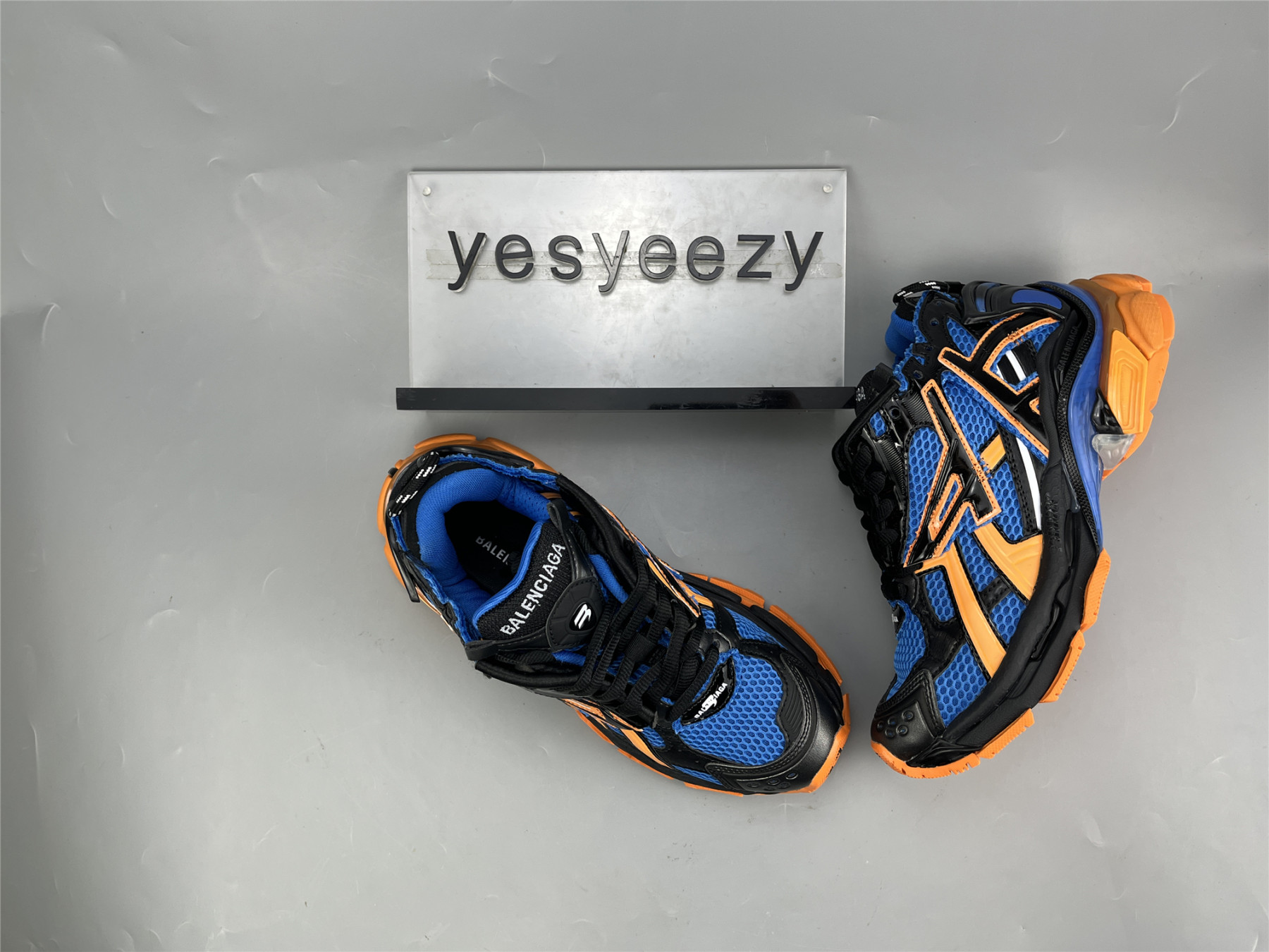 UA RUNNER ROYAL ORANGE